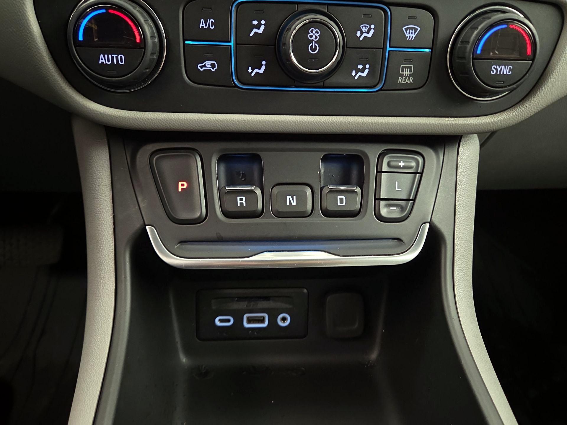 Thumbnail: 2018 GMC Terrain - 17