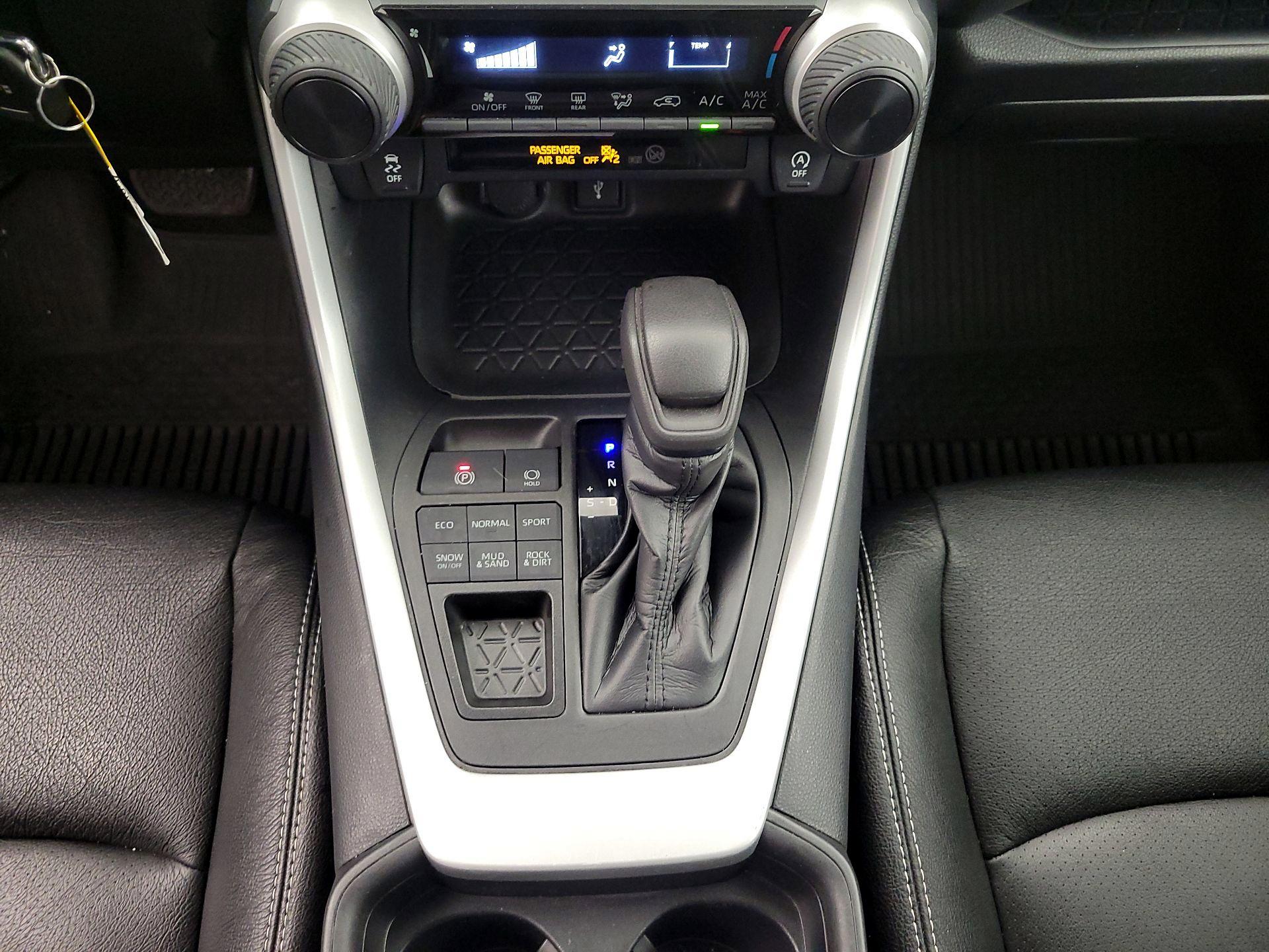 Thumbnail: 2021 Toyota RAV4 - 18