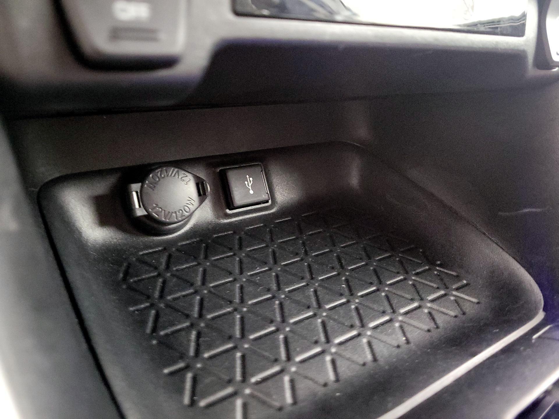 Thumbnail: 2021 Toyota RAV4 - 19