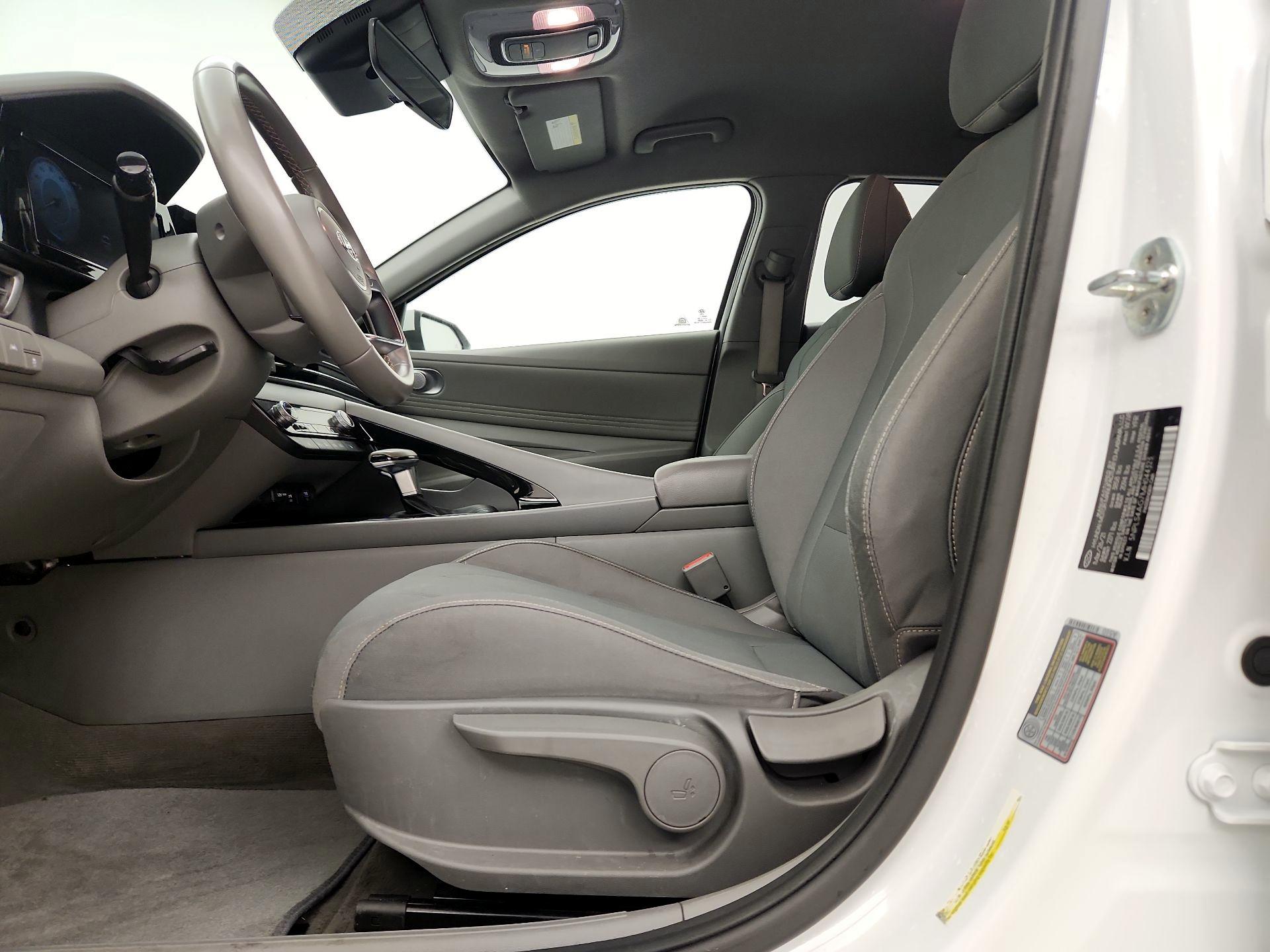 Thumbnail: 2021 Hyundai Elantra - 11