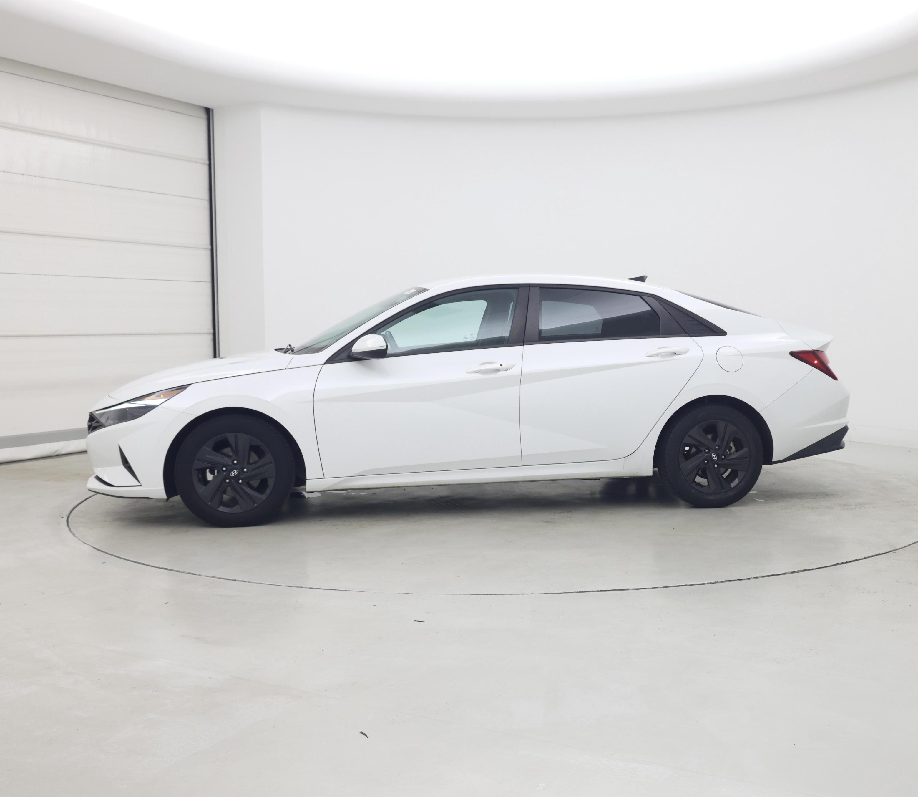 Thumbnail: 2021 Hyundai Elantra - 3