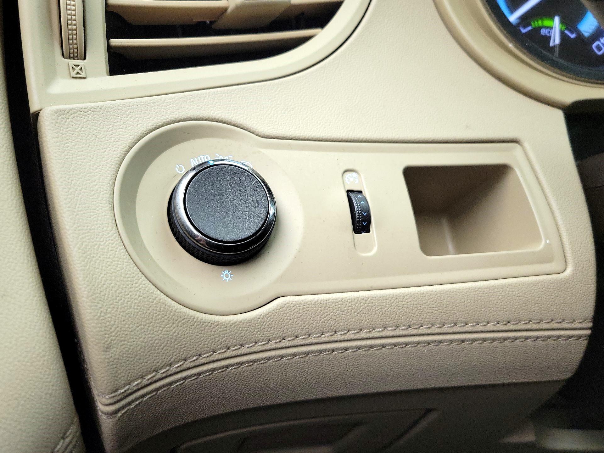Thumbnail: 2013 Buick LaCrosse - 13