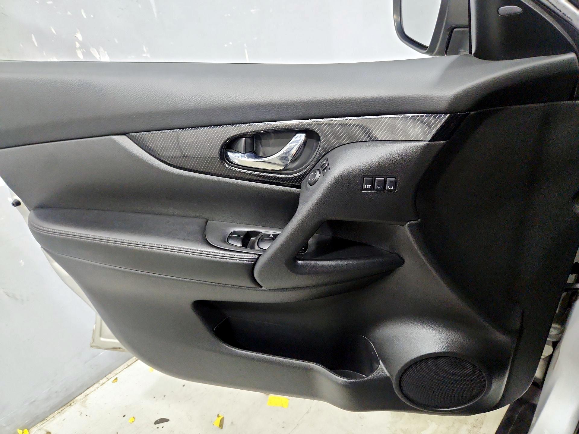 Thumbnail: 2019 Nissan Rogue - 12