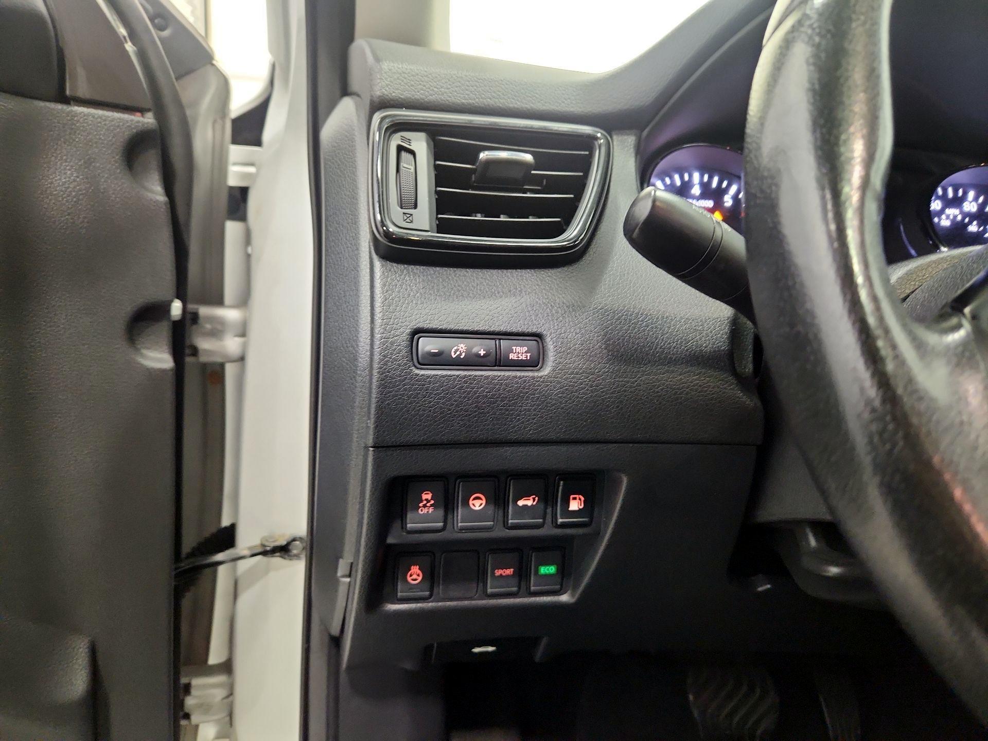 Thumbnail: 2019 Nissan Rogue - 13