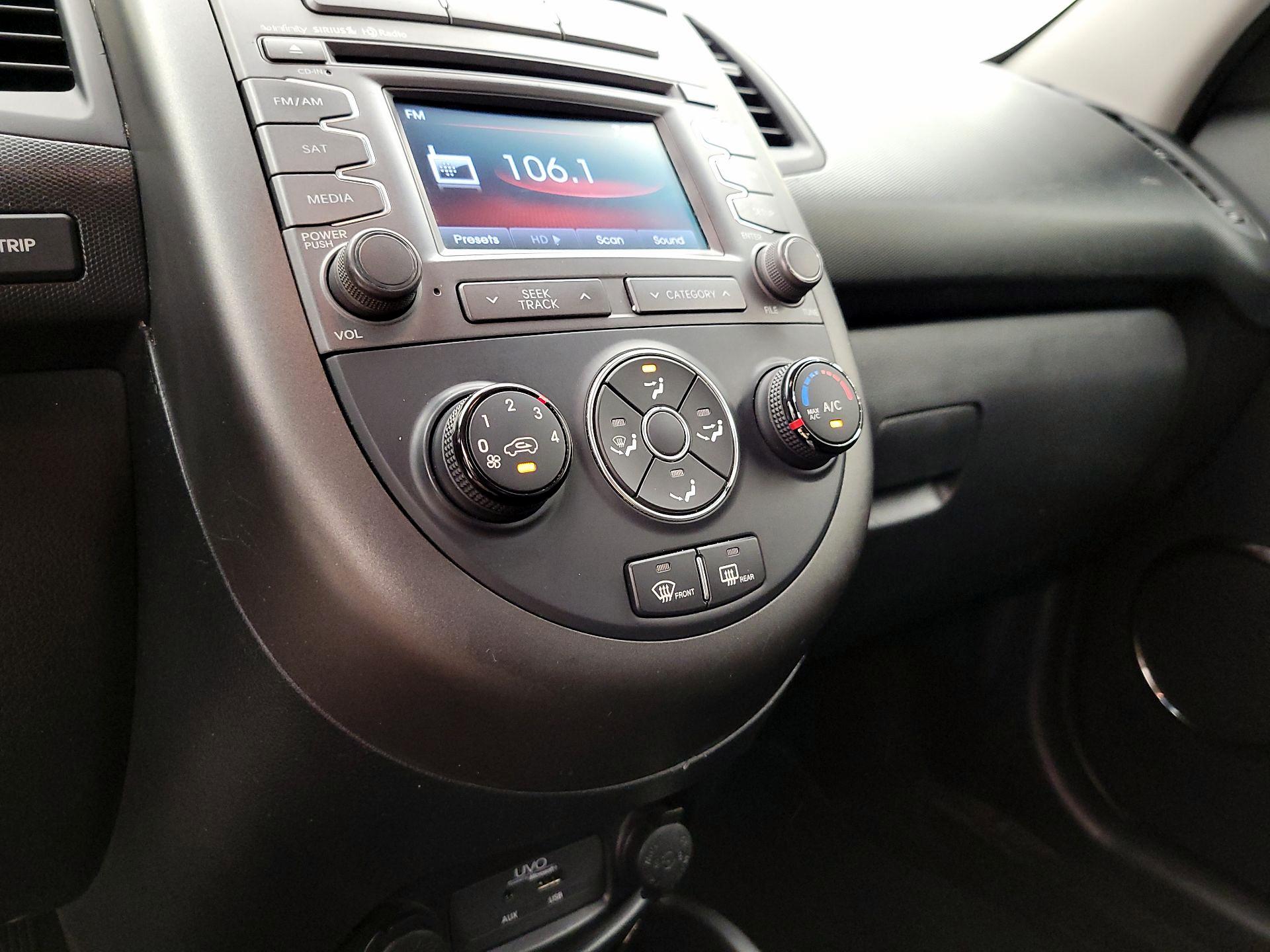 Thumbnail: 2013 Kia Soul - 16
