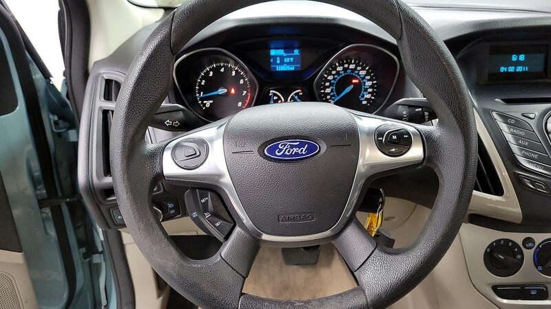 2012 Ford Focus SE 10