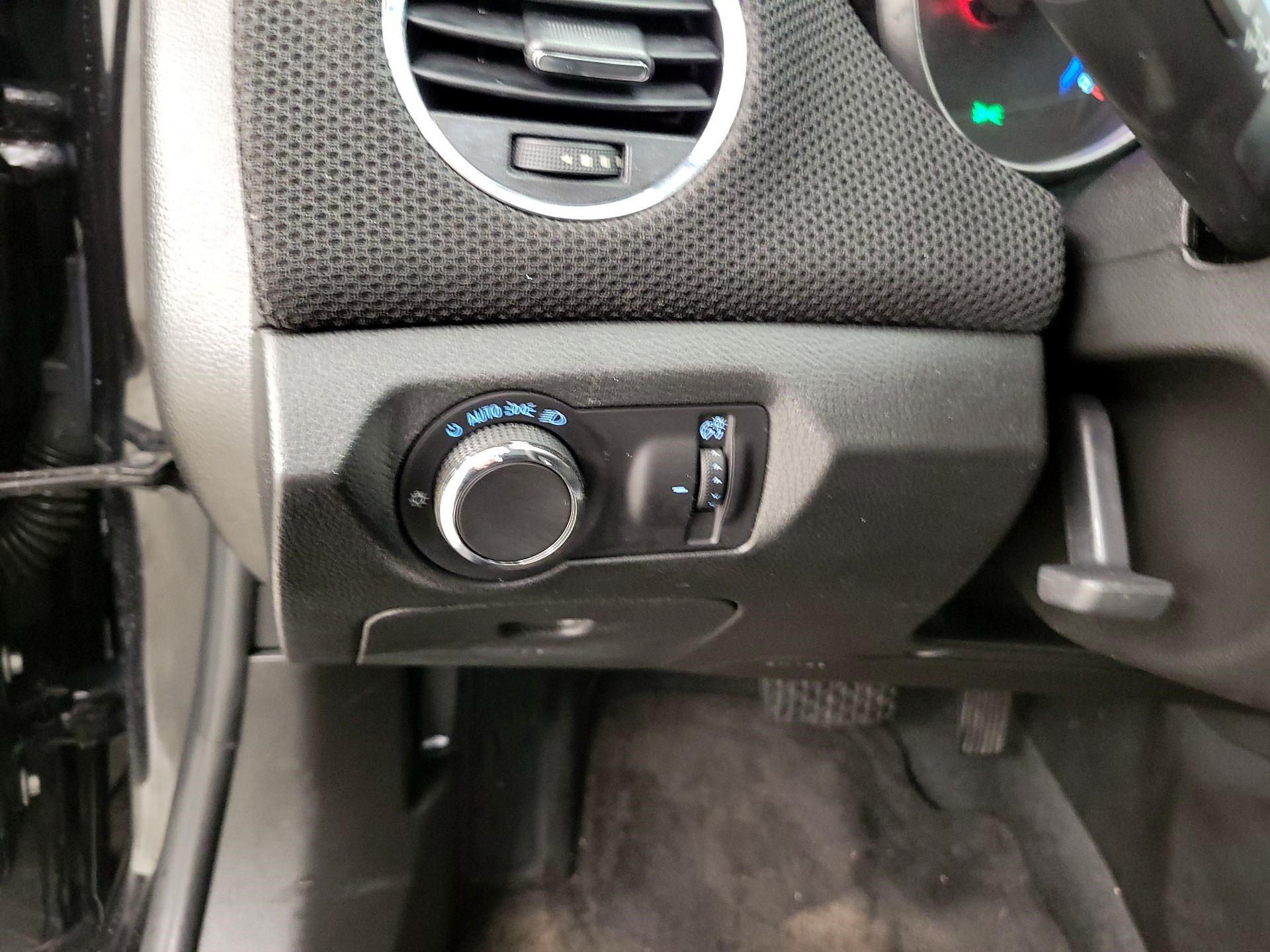 Thumbnail: 2016 Chevrolet Cruze - 13