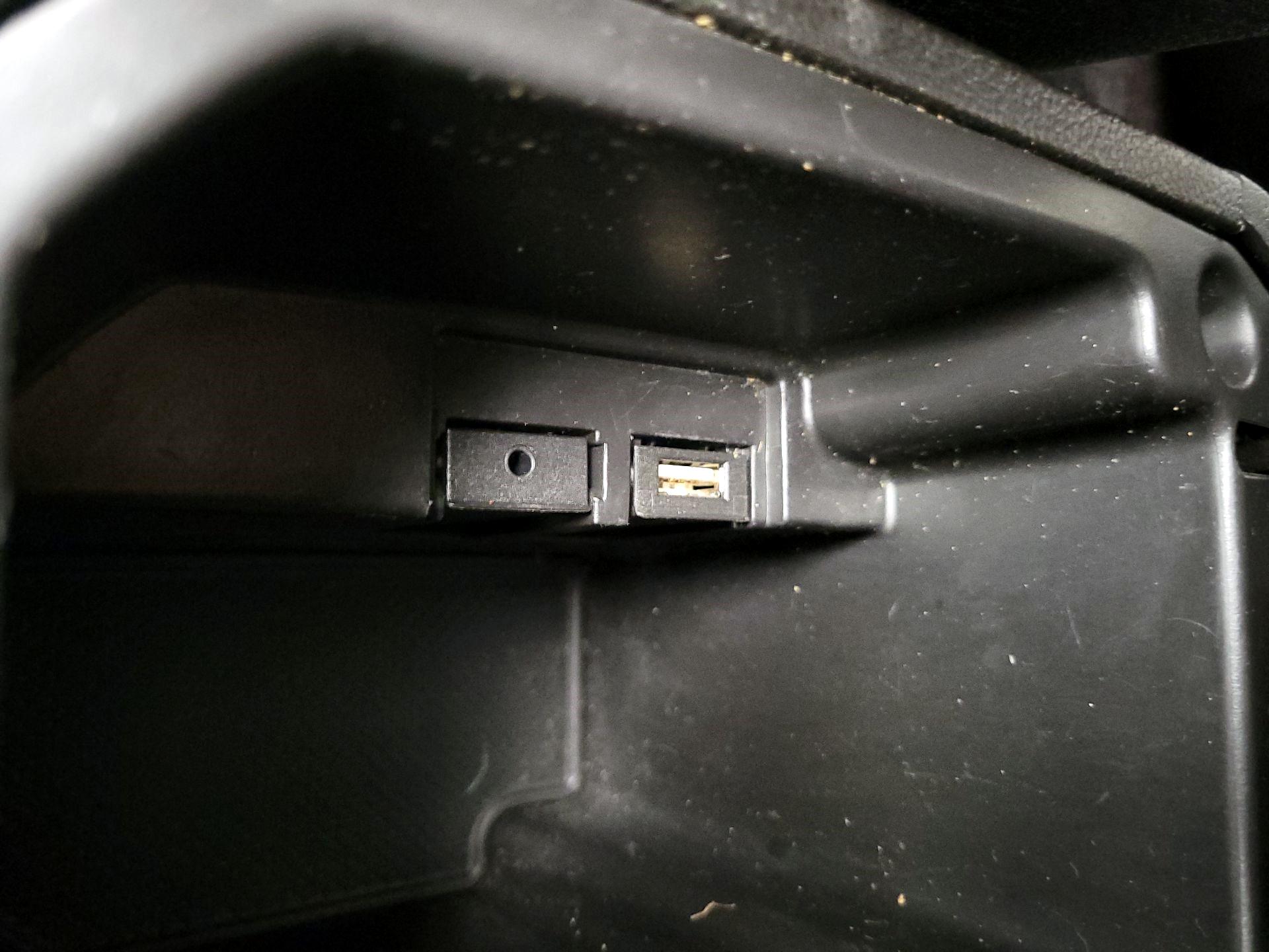 Thumbnail: 2016 Chevrolet Cruze - 17