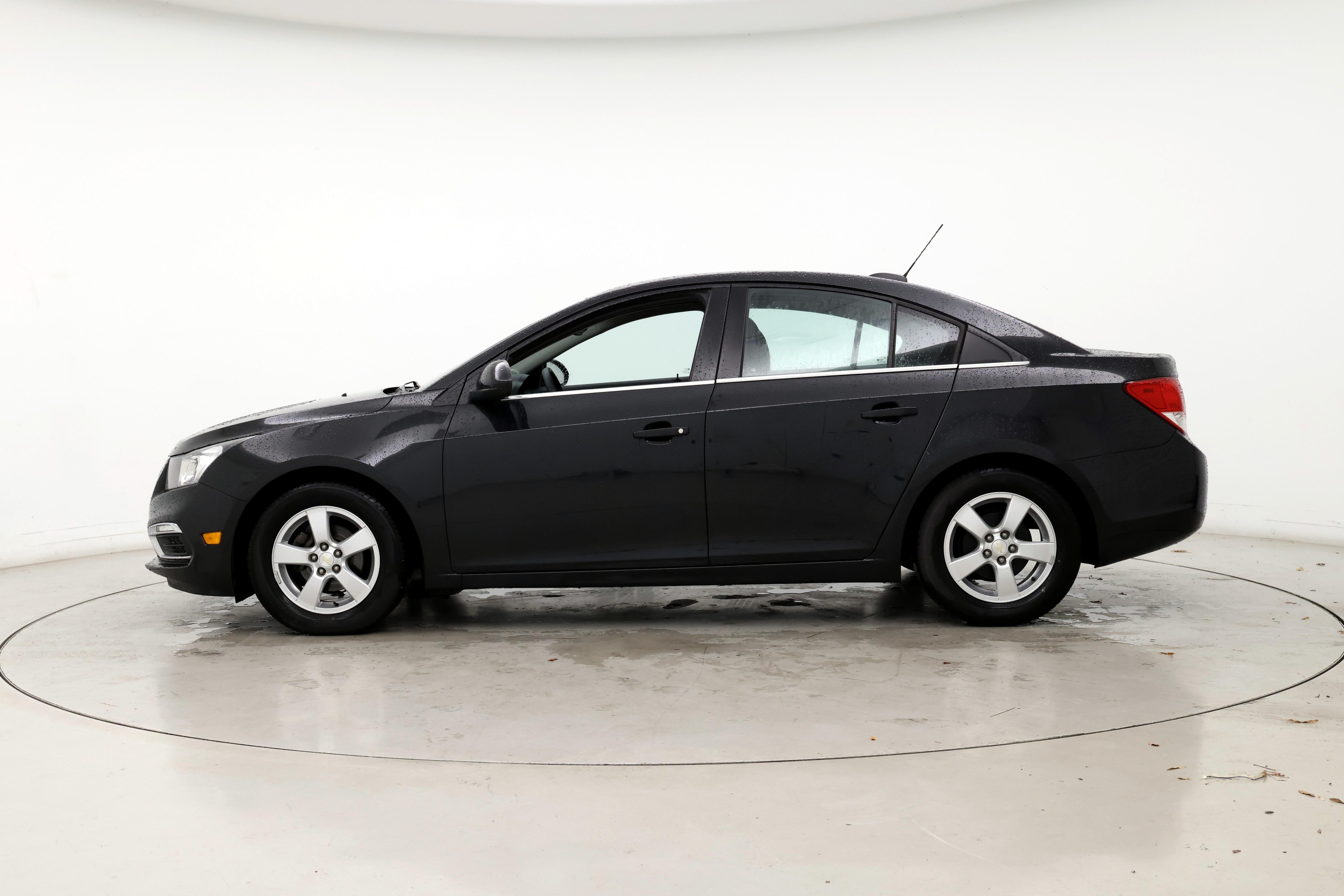 Thumbnail: 2016 Chevrolet Cruze - 3