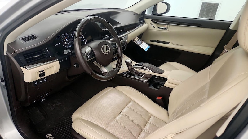 2016 Lexus ES 350 11