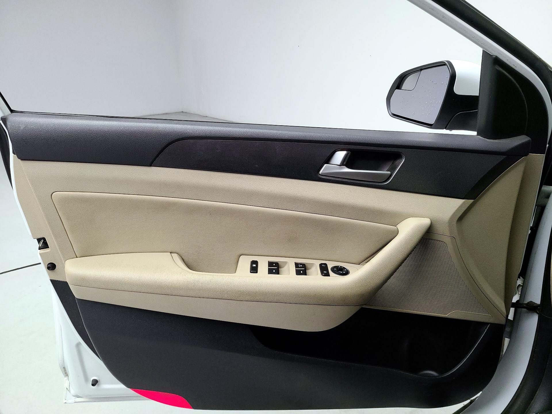Thumbnail: 2017 Hyundai Sonata - 12