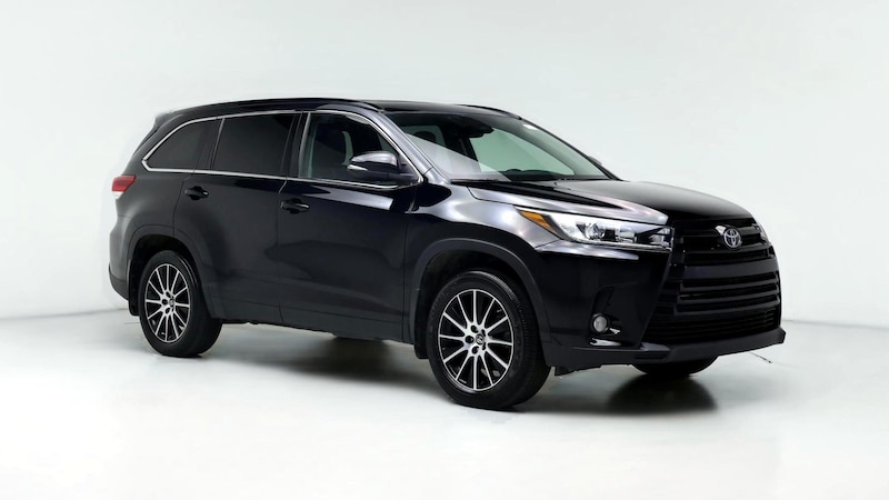 2017 Toyota Highlander SE Hero Image