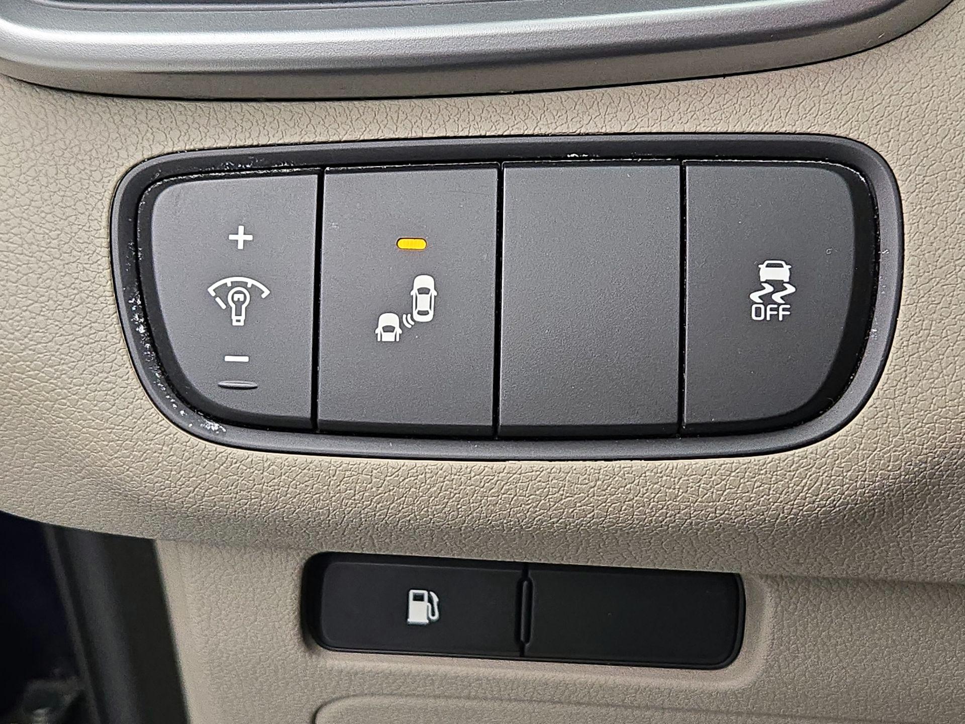 Thumbnail: 2019 Kia Sorento - 13