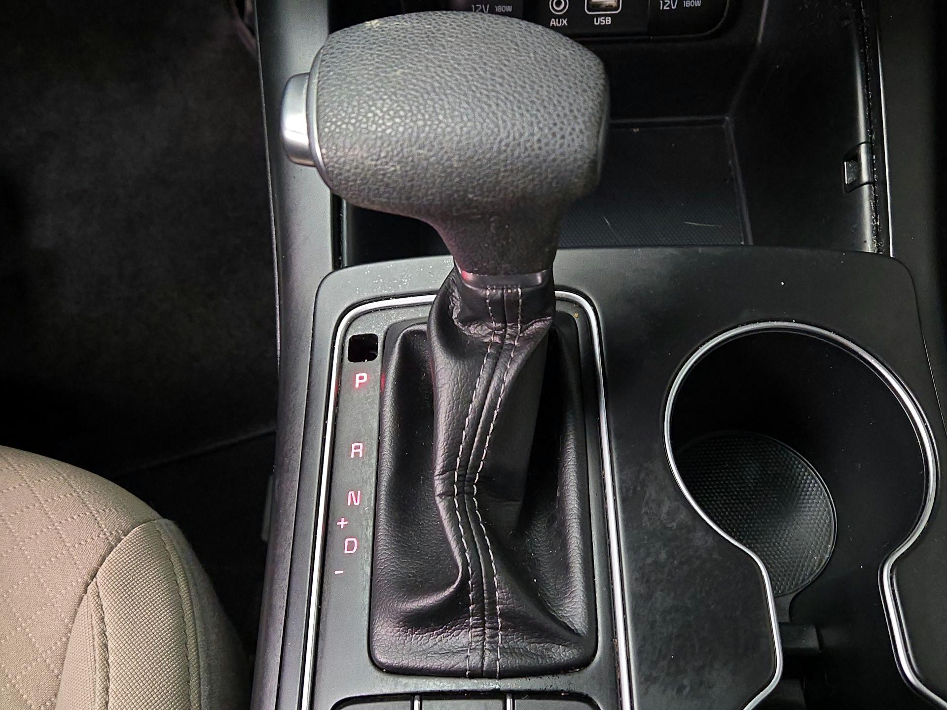 Thumbnail: 2019 Kia Sorento - 17