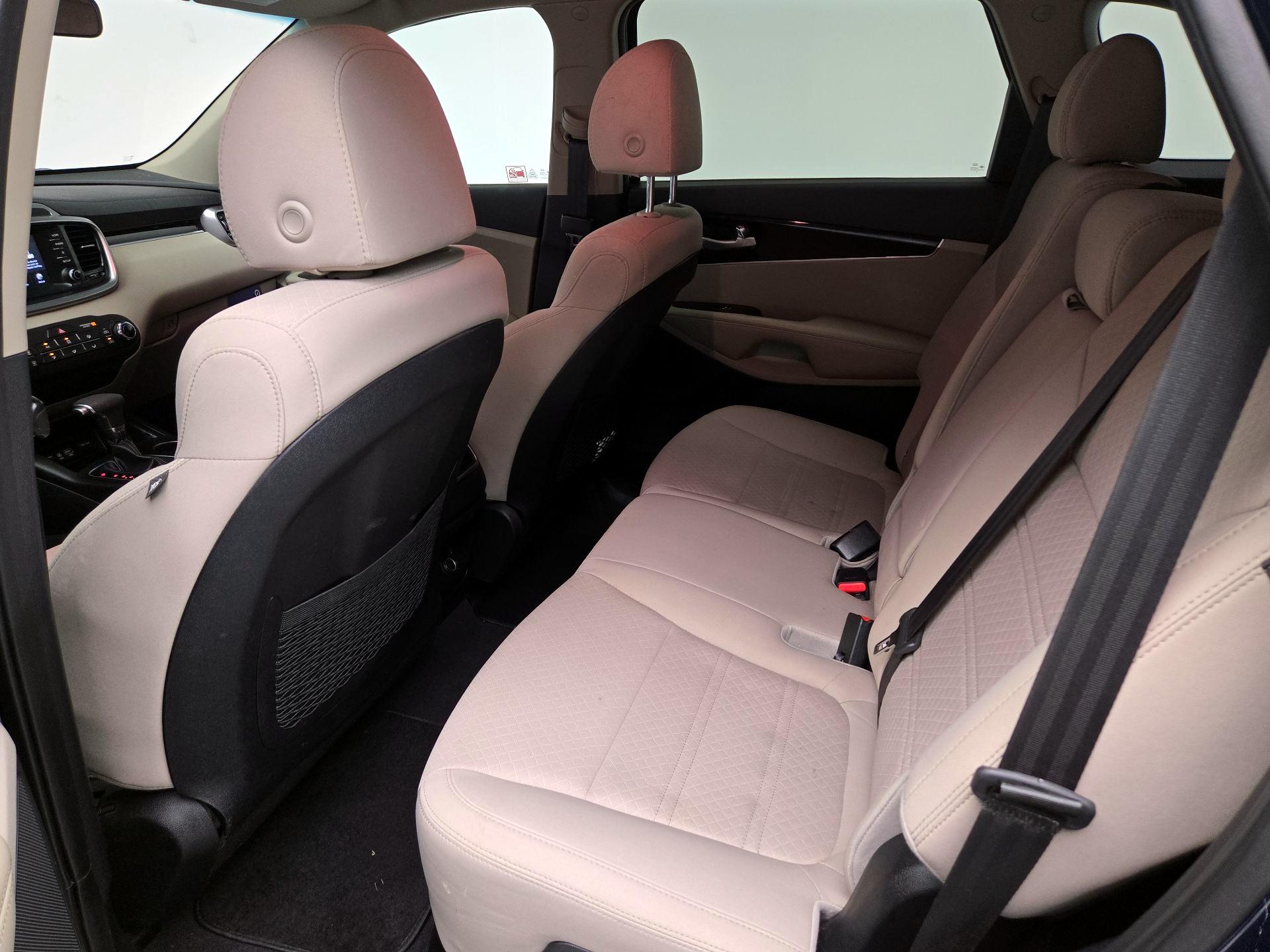 Thumbnail: 2019 Kia Sorento - 19