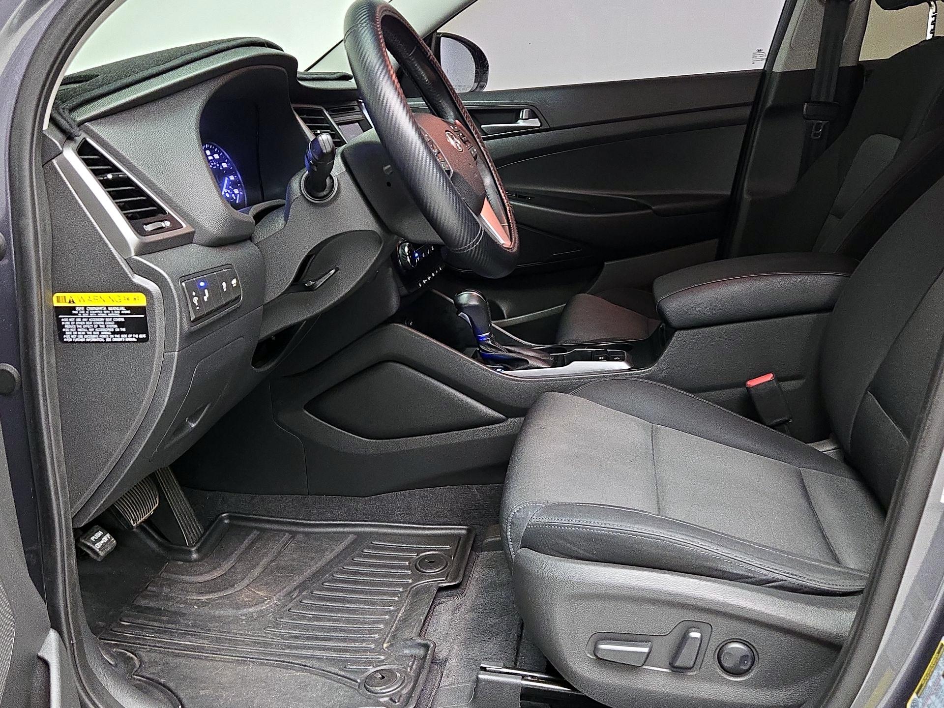 Thumbnail: 2016 Hyundai Tucson - 11