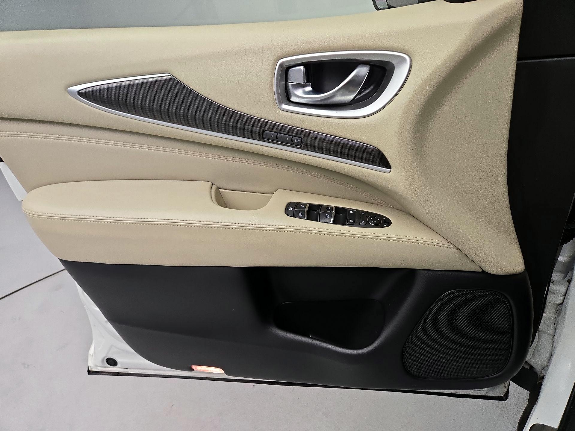 Thumbnail: 2019 INFINITI QX60 - 12
