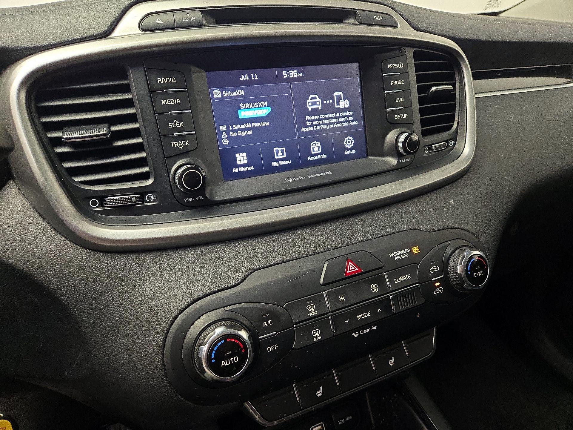 Thumbnail: 2017 Kia Sorento - 16