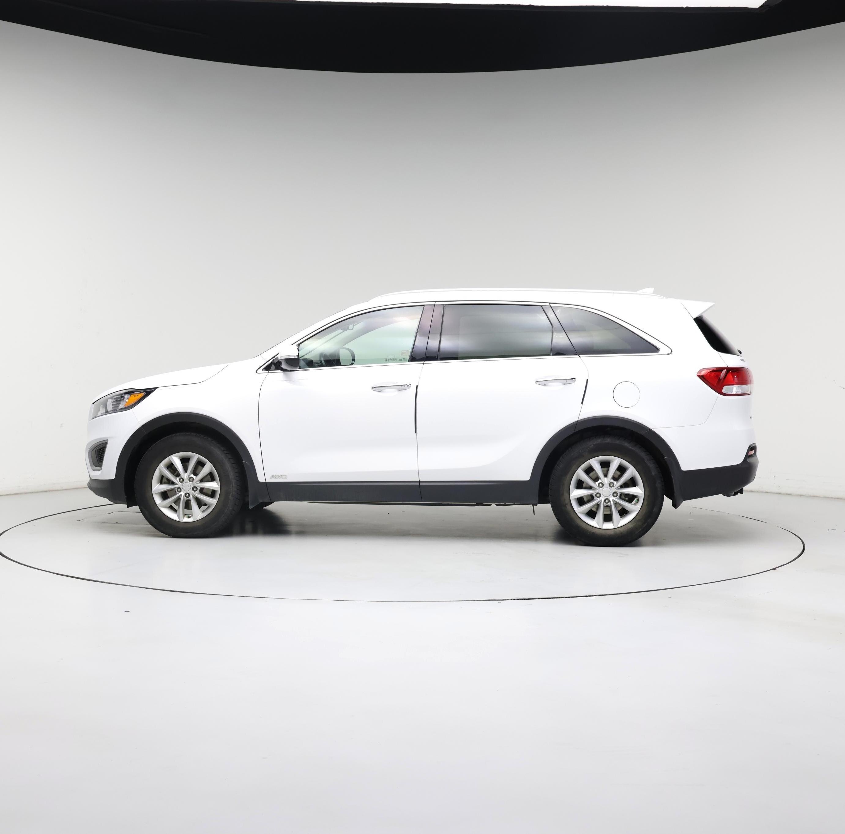 Thumbnail: 2017 Kia Sorento - 3