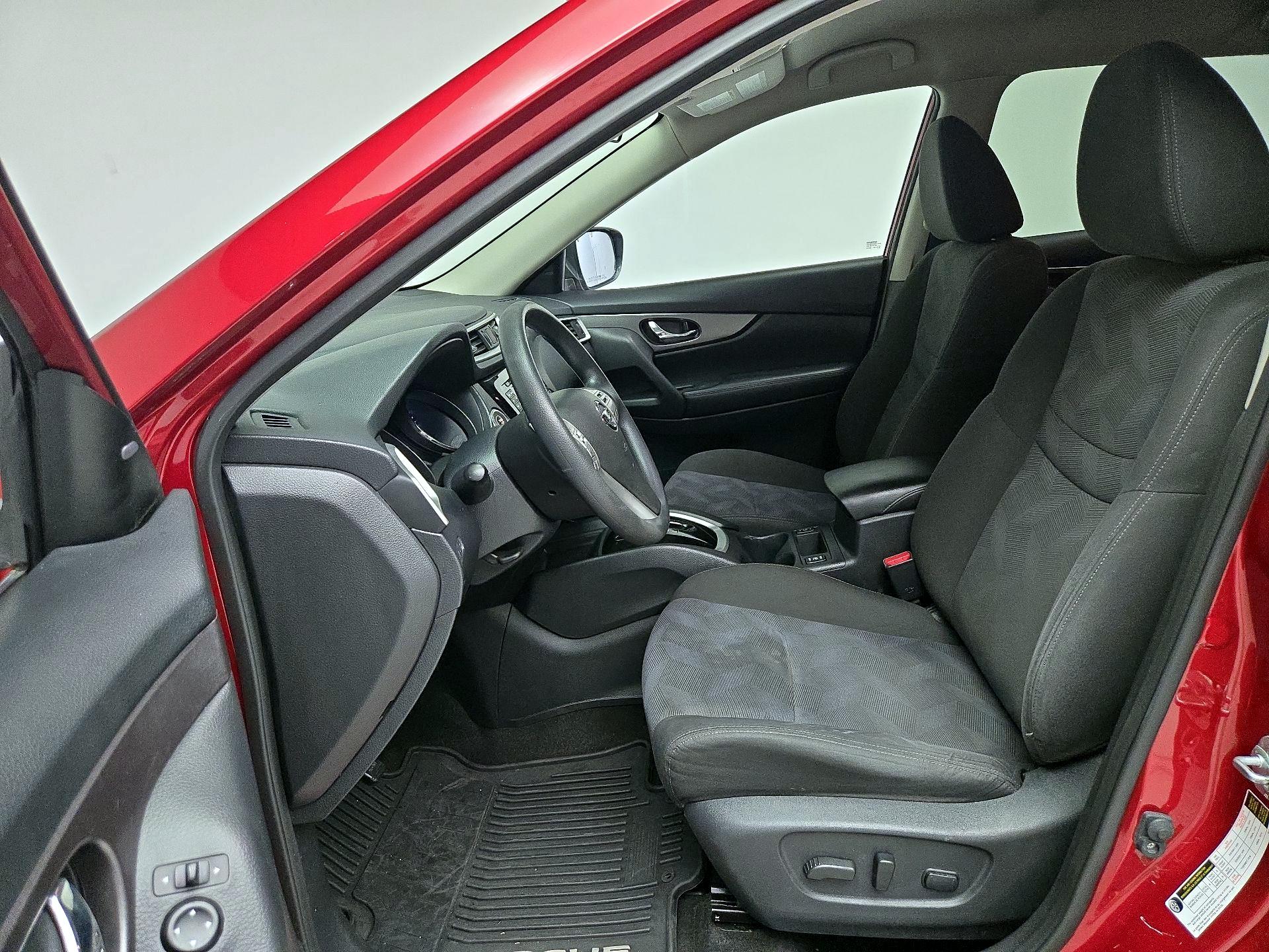 Thumbnail: 2016 Nissan Rogue - 11