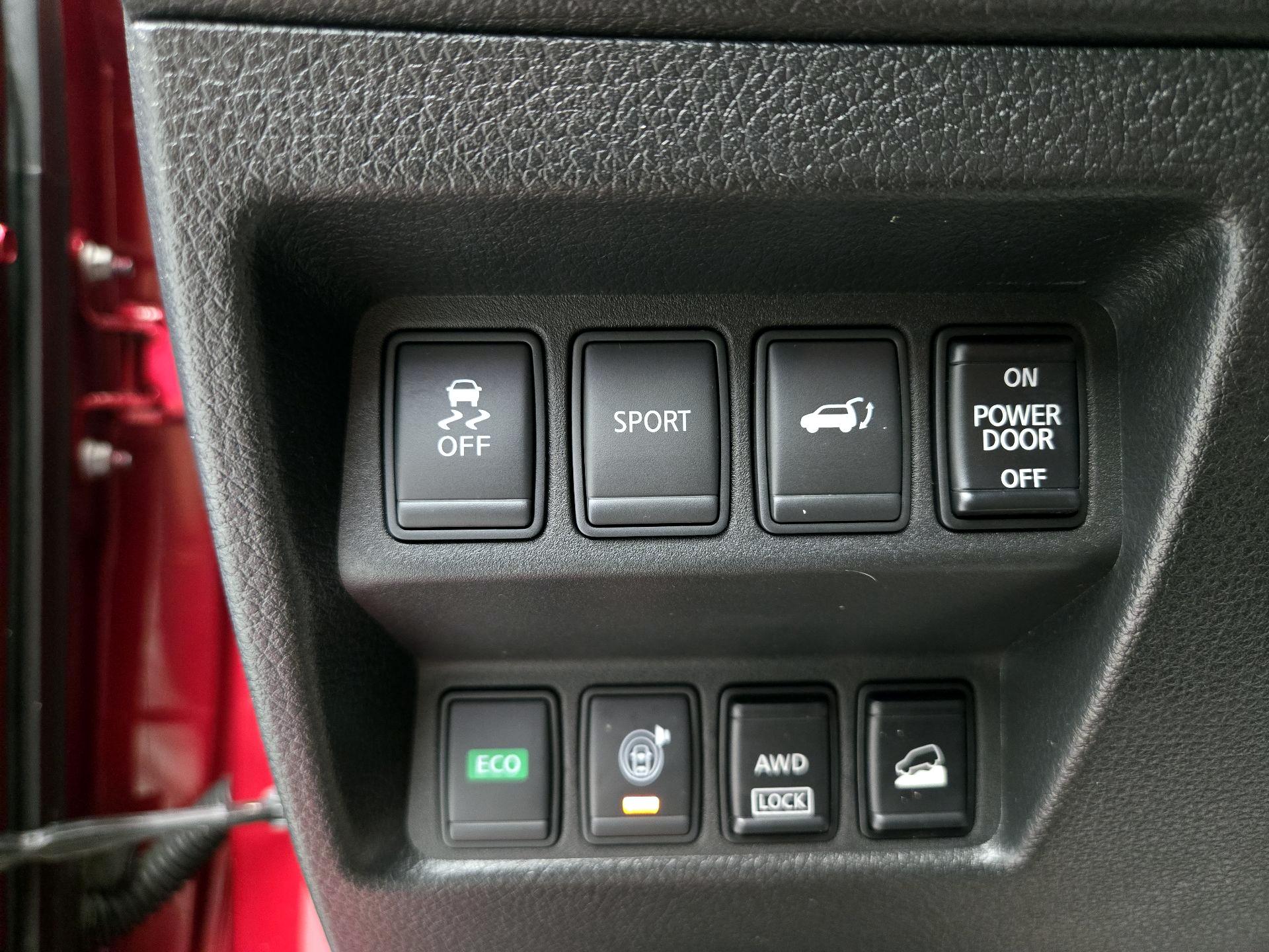 Thumbnail: 2016 Nissan Rogue - 13