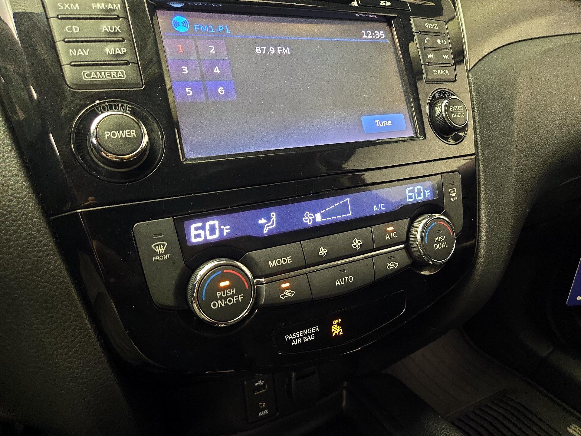 Thumbnail: 2016 Nissan Rogue - 17