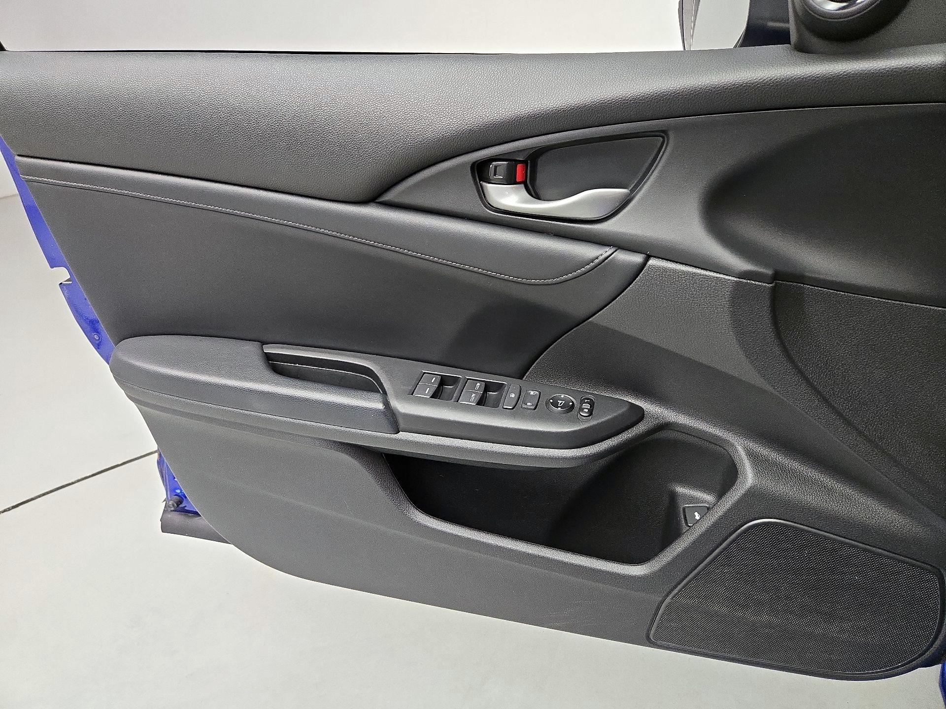 Thumbnail: 2019 Honda Insight - 12