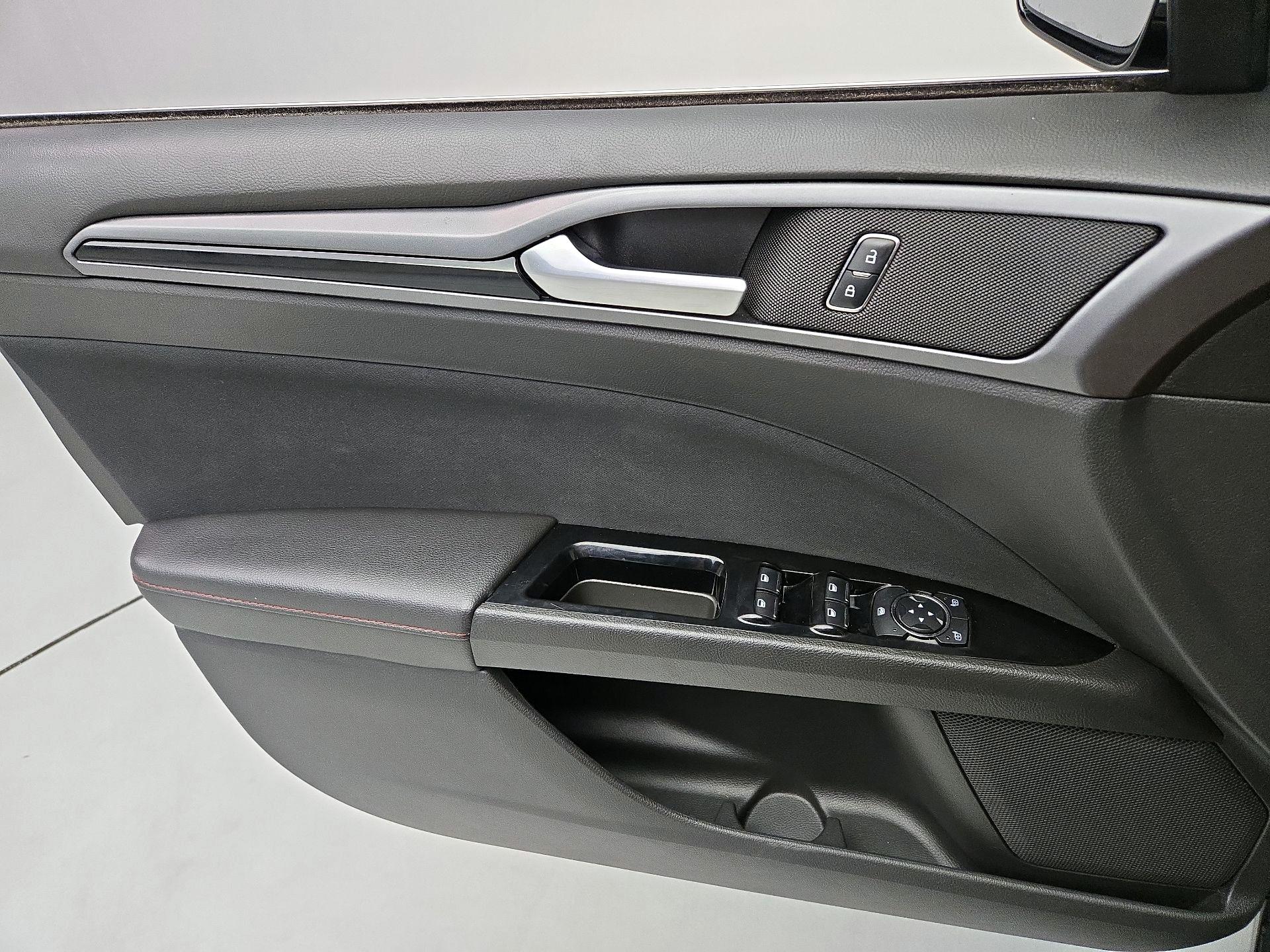 Thumbnail: 2014 Ford Fusion - 12