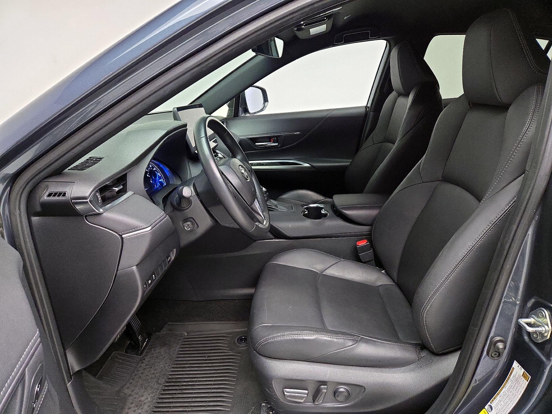 Thumbnail: 2023 Toyota Venza - 11