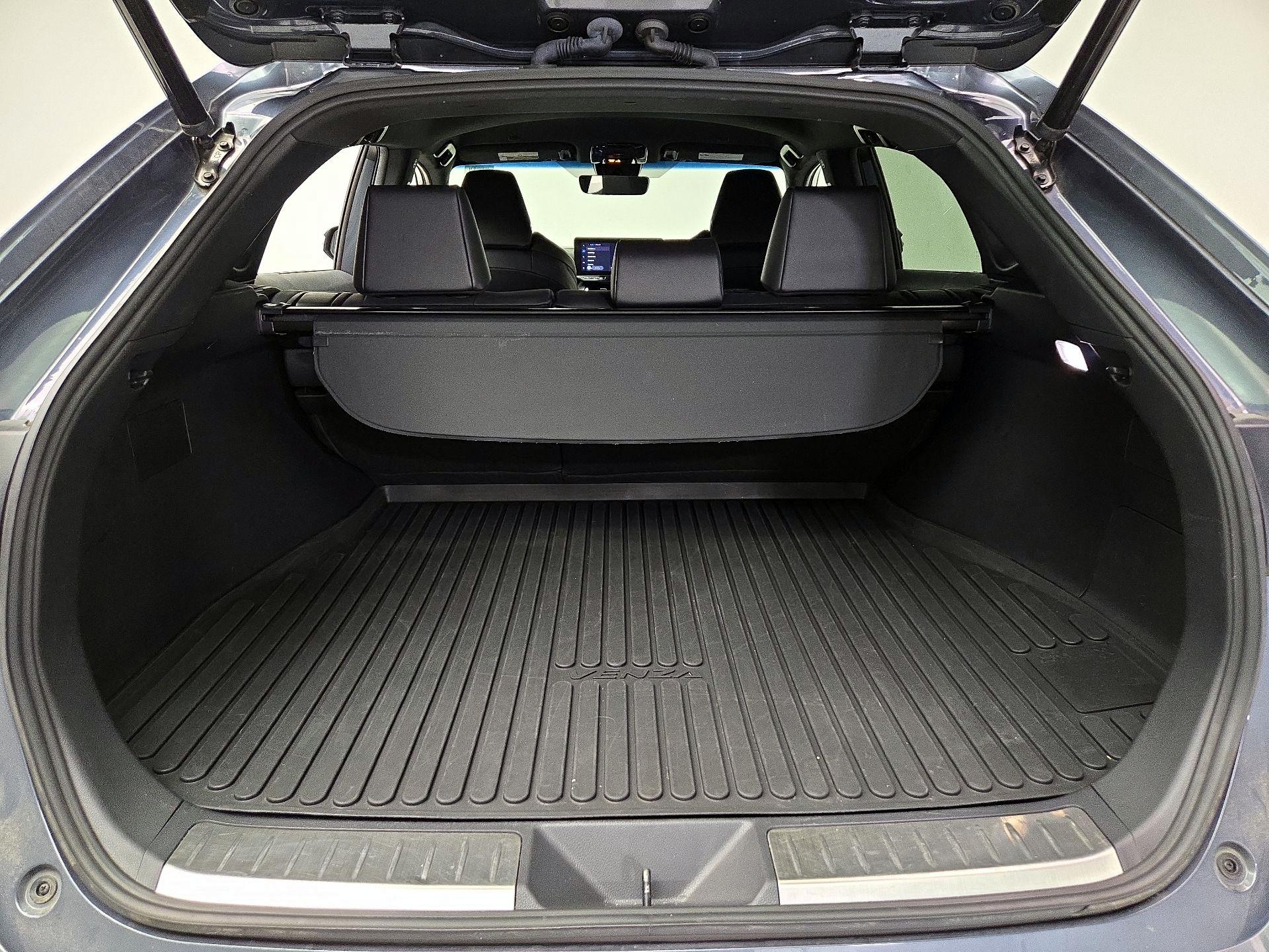 Thumbnail: 2023 Toyota Venza - 20