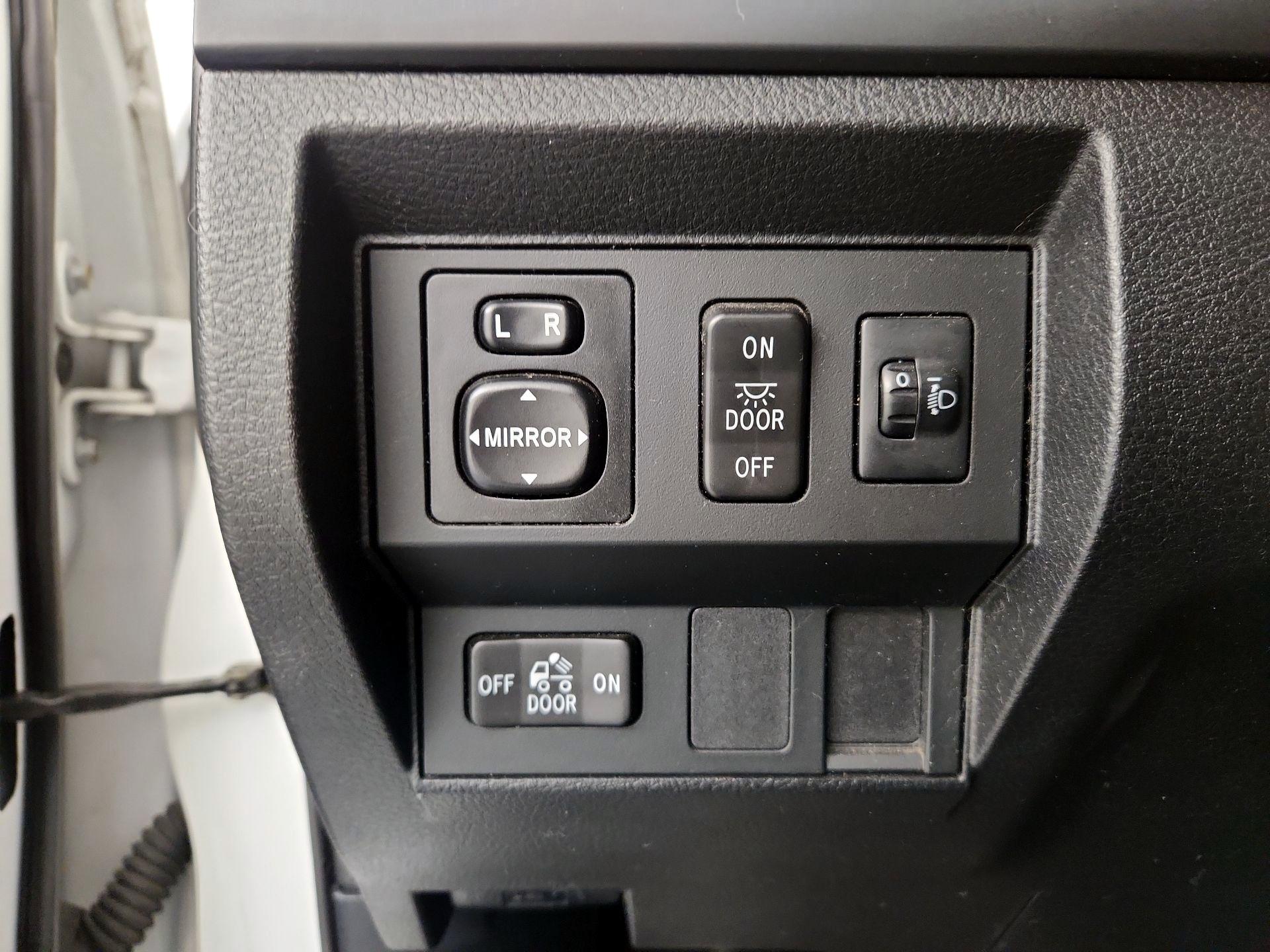 Thumbnail: 2014 Toyota Tundra - 13