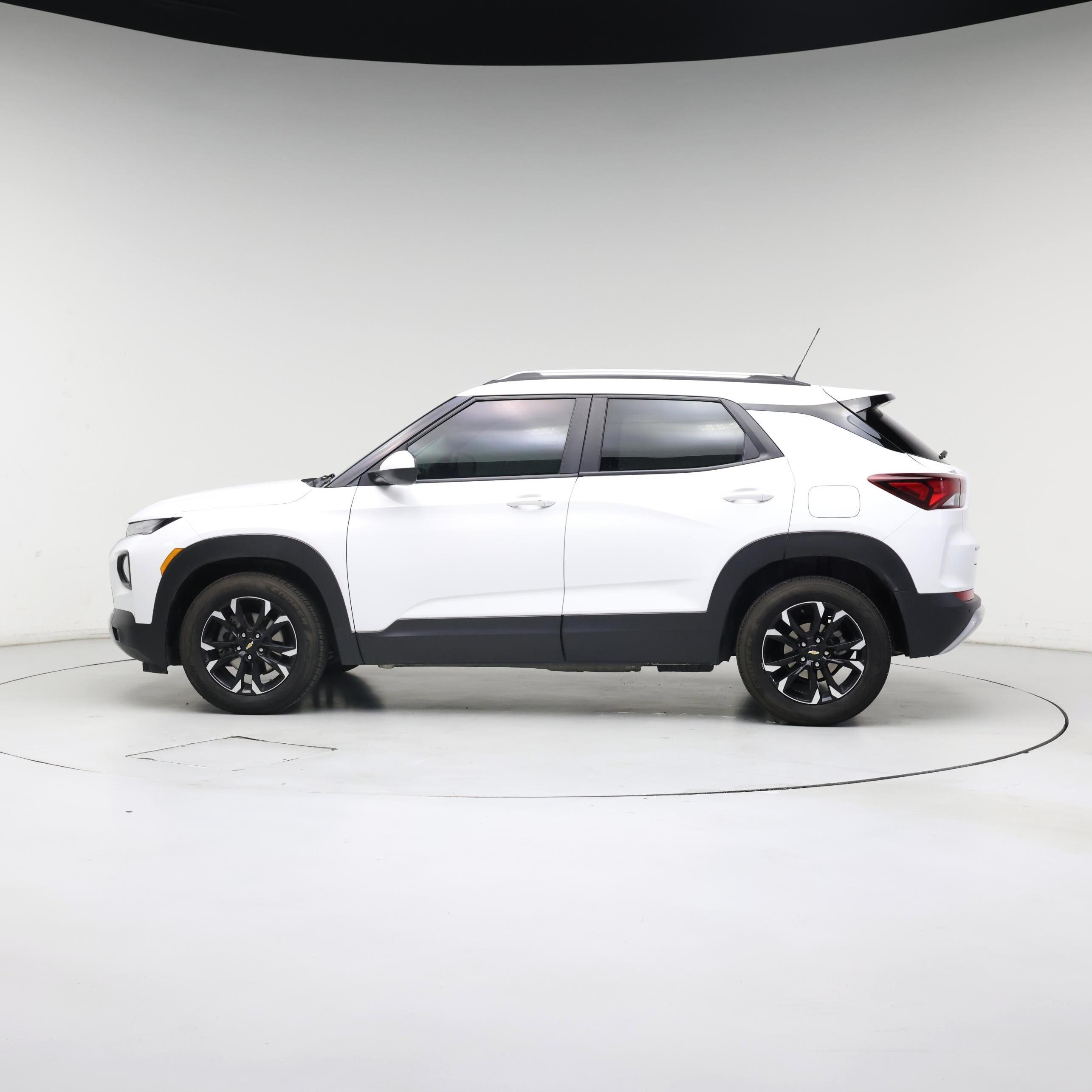Thumbnail: 2022 Chevrolet TrailBlazer - 3