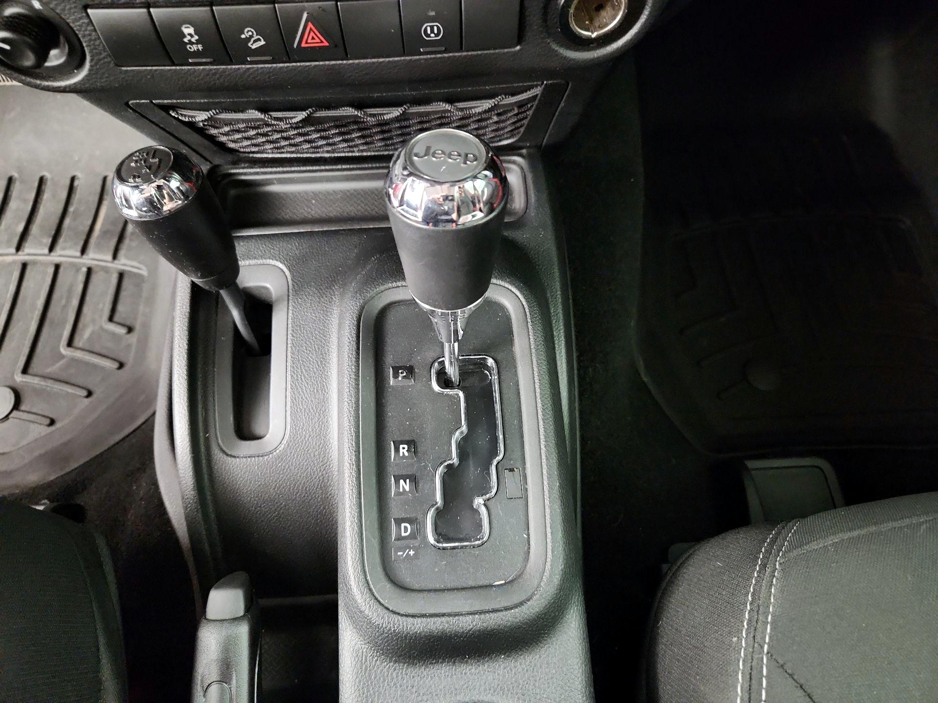 Thumbnail: 2017 Jeep Wrangler - 15