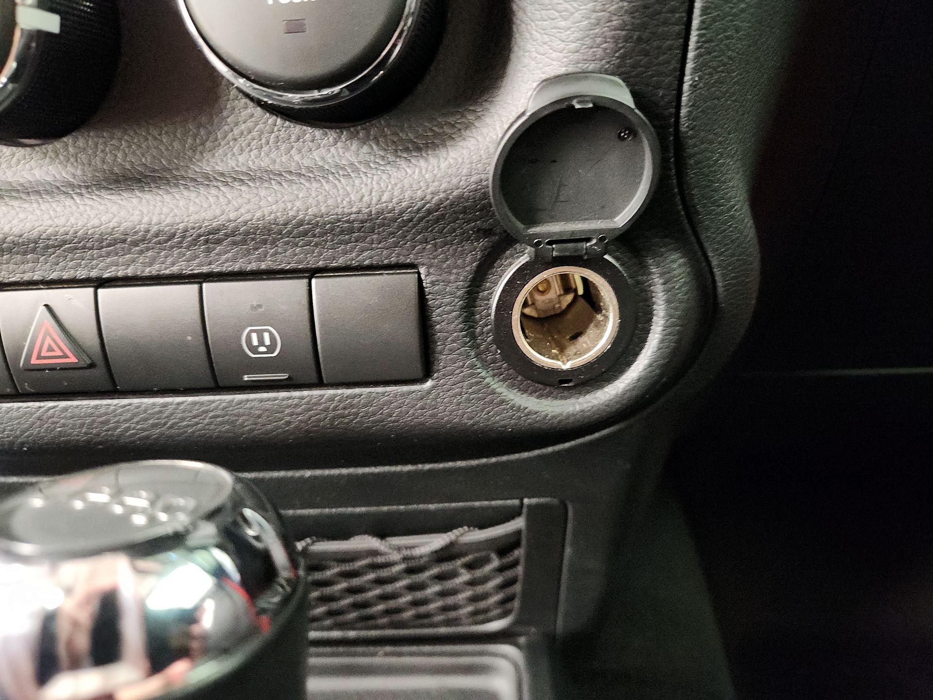 Thumbnail: 2017 Jeep Wrangler - 16