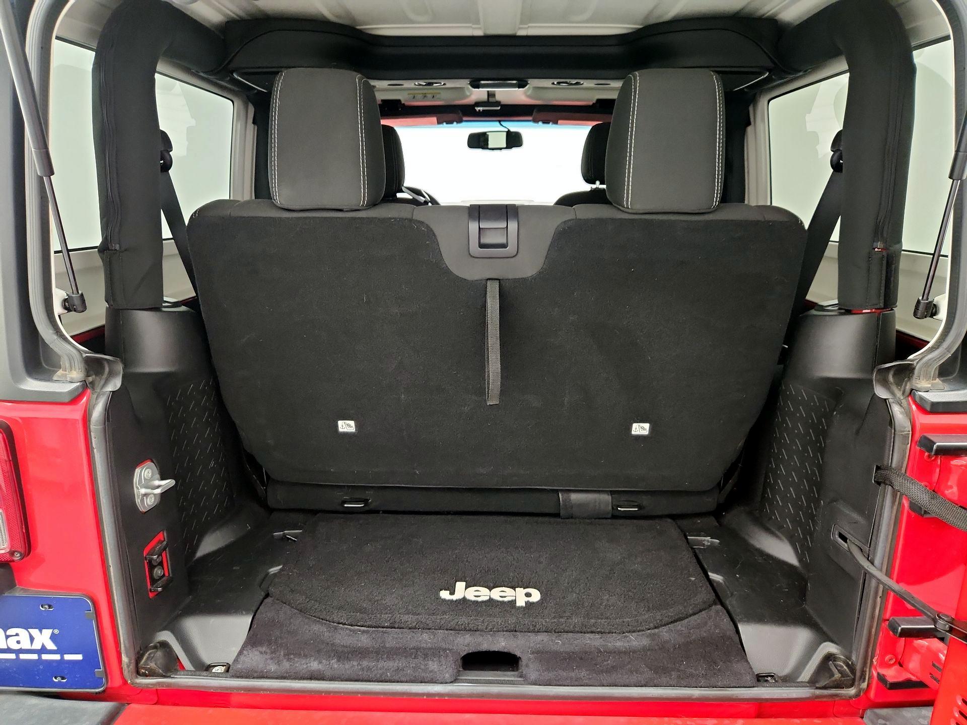 Thumbnail: 2017 Jeep Wrangler - 18