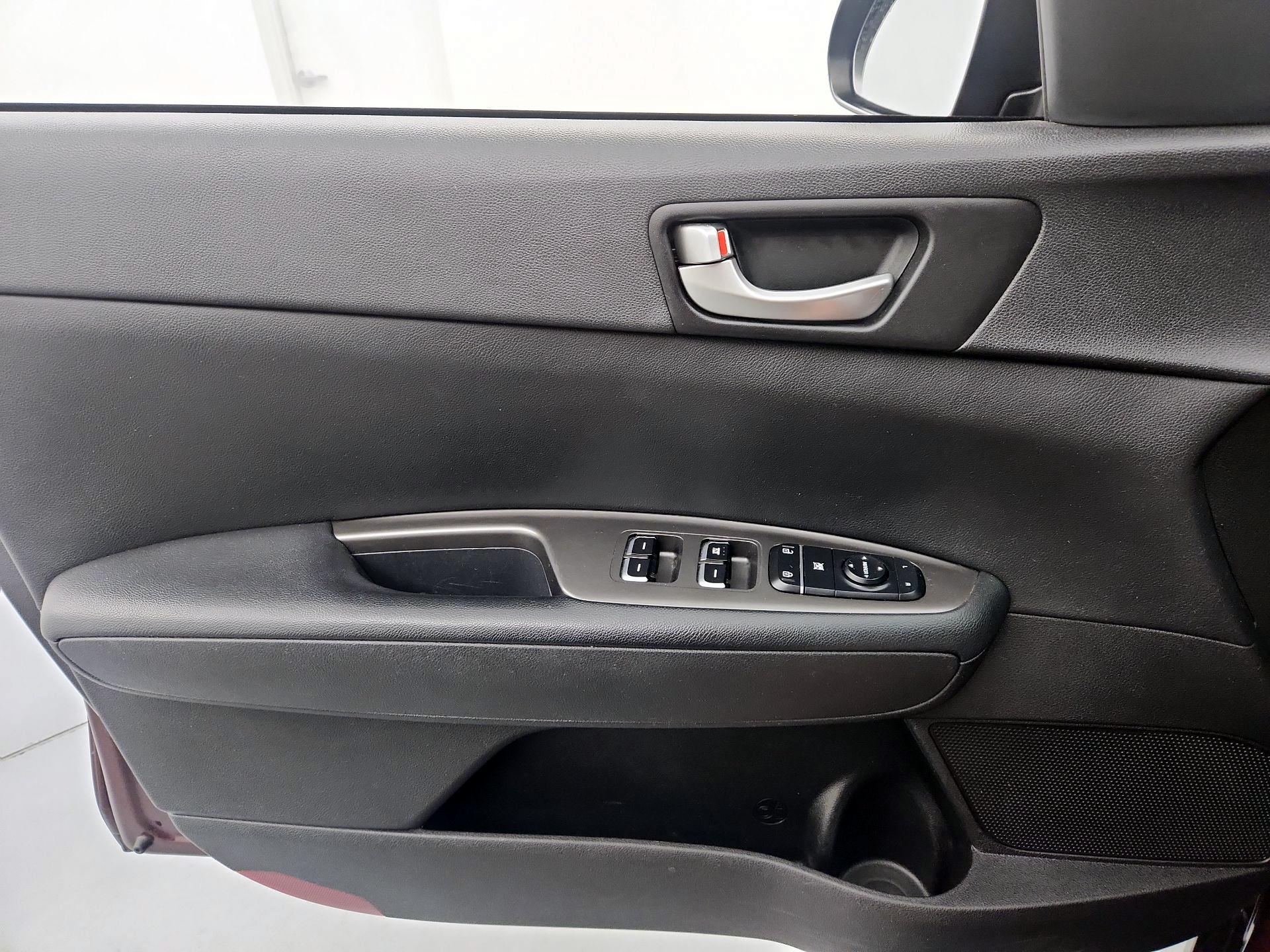 Thumbnail: 2019 Kia Optima - 12