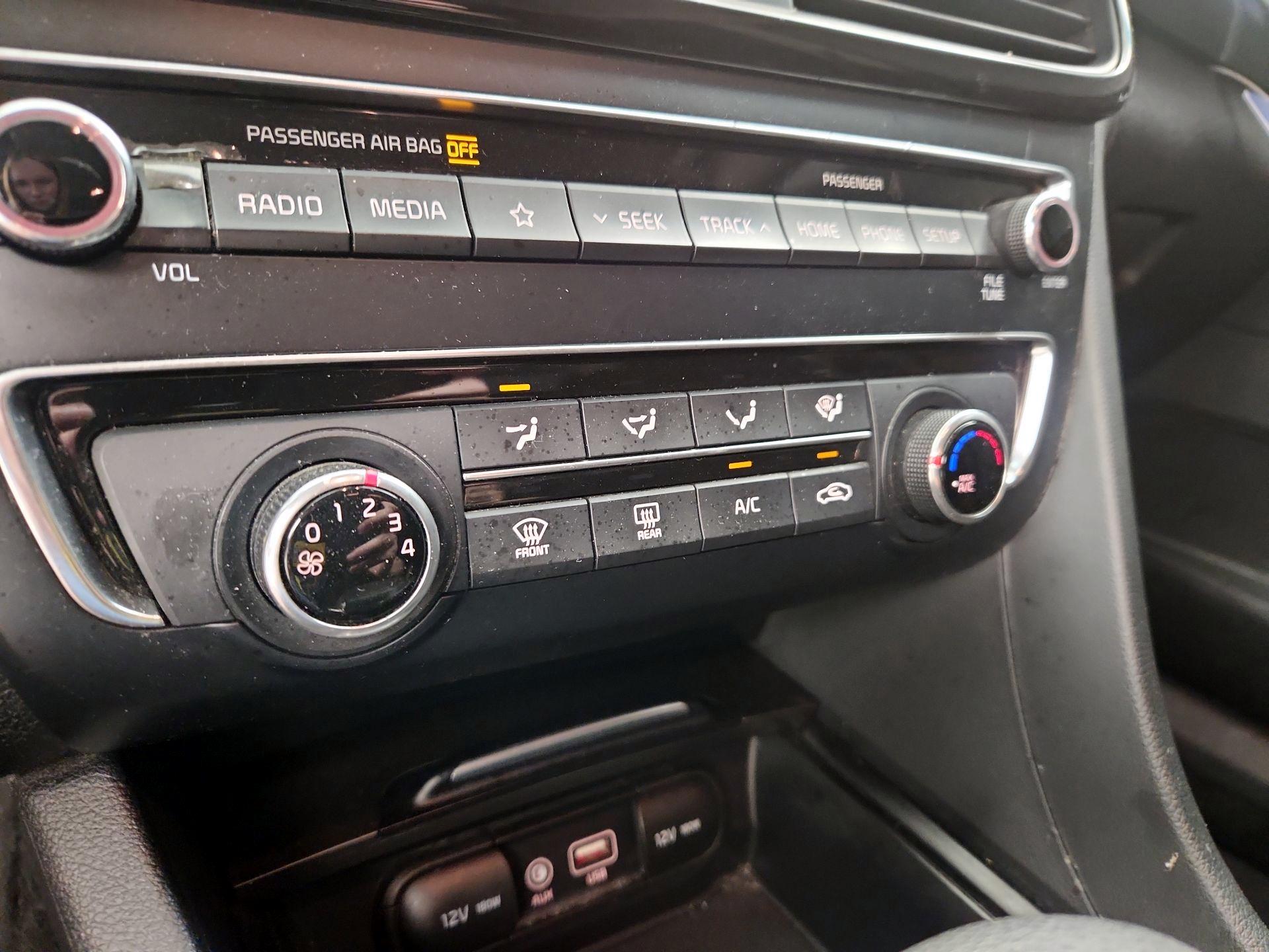 Thumbnail: 2019 Kia Optima - 16