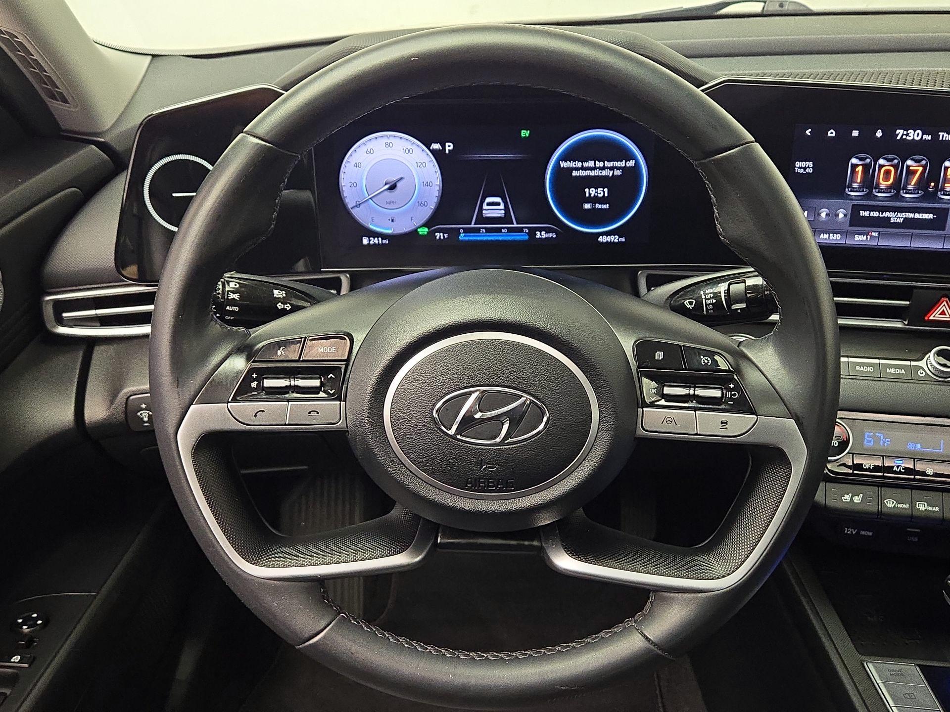 Thumbnail: 2022 Hyundai Elantra - 10