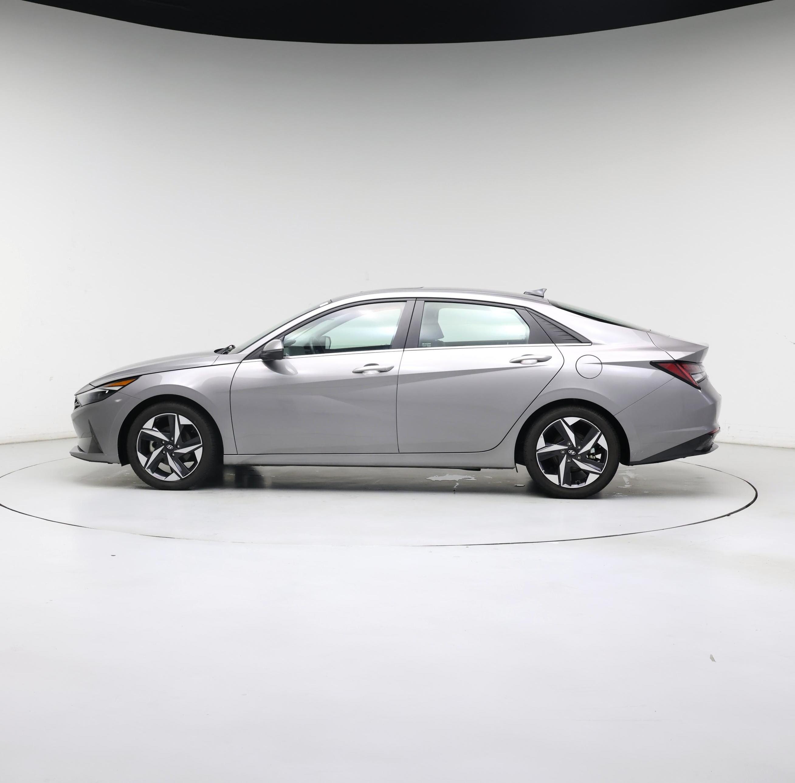 Thumbnail: 2022 Hyundai Elantra - 3