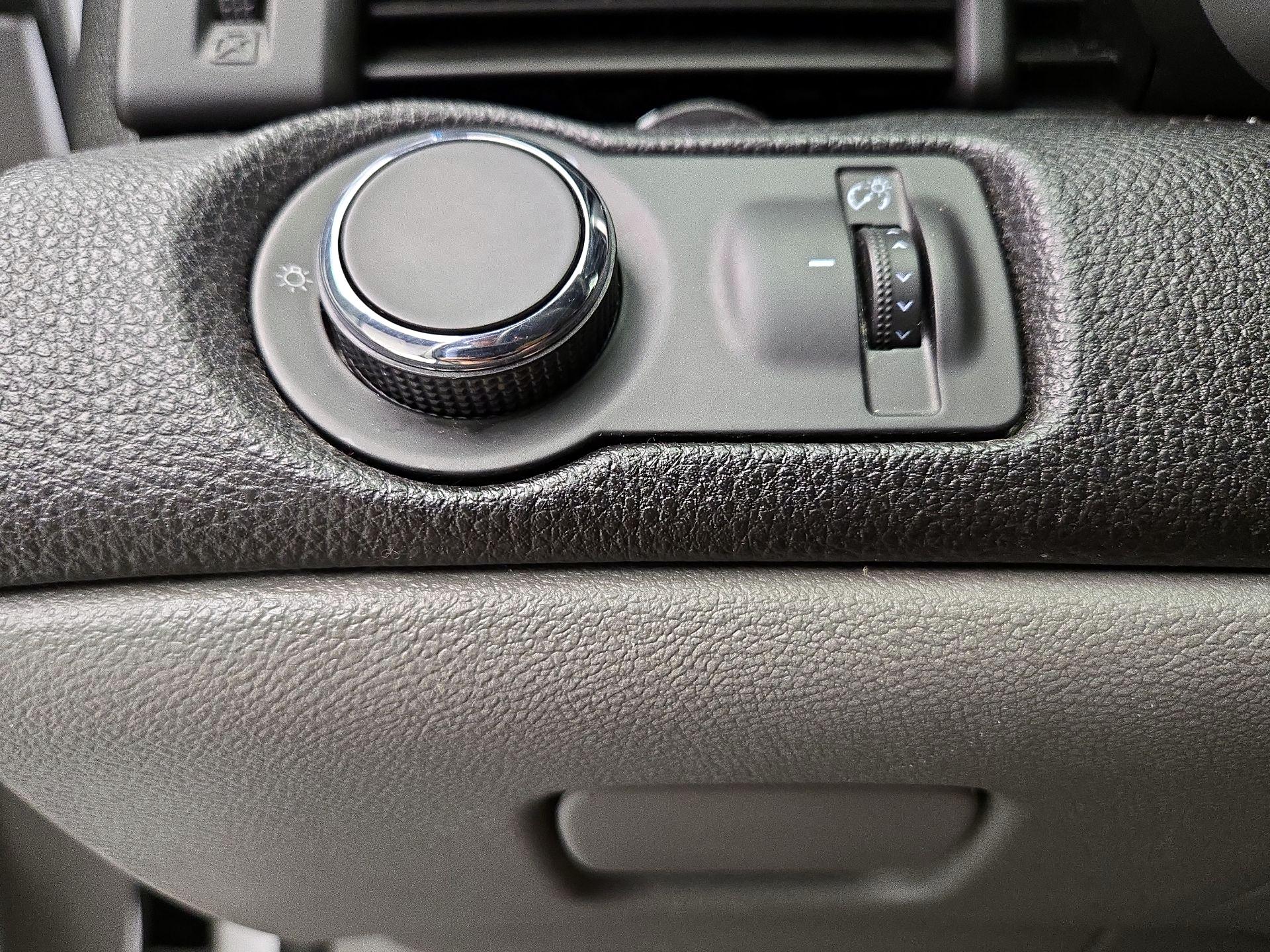 Thumbnail: 2015 Chevrolet Malibu - 13