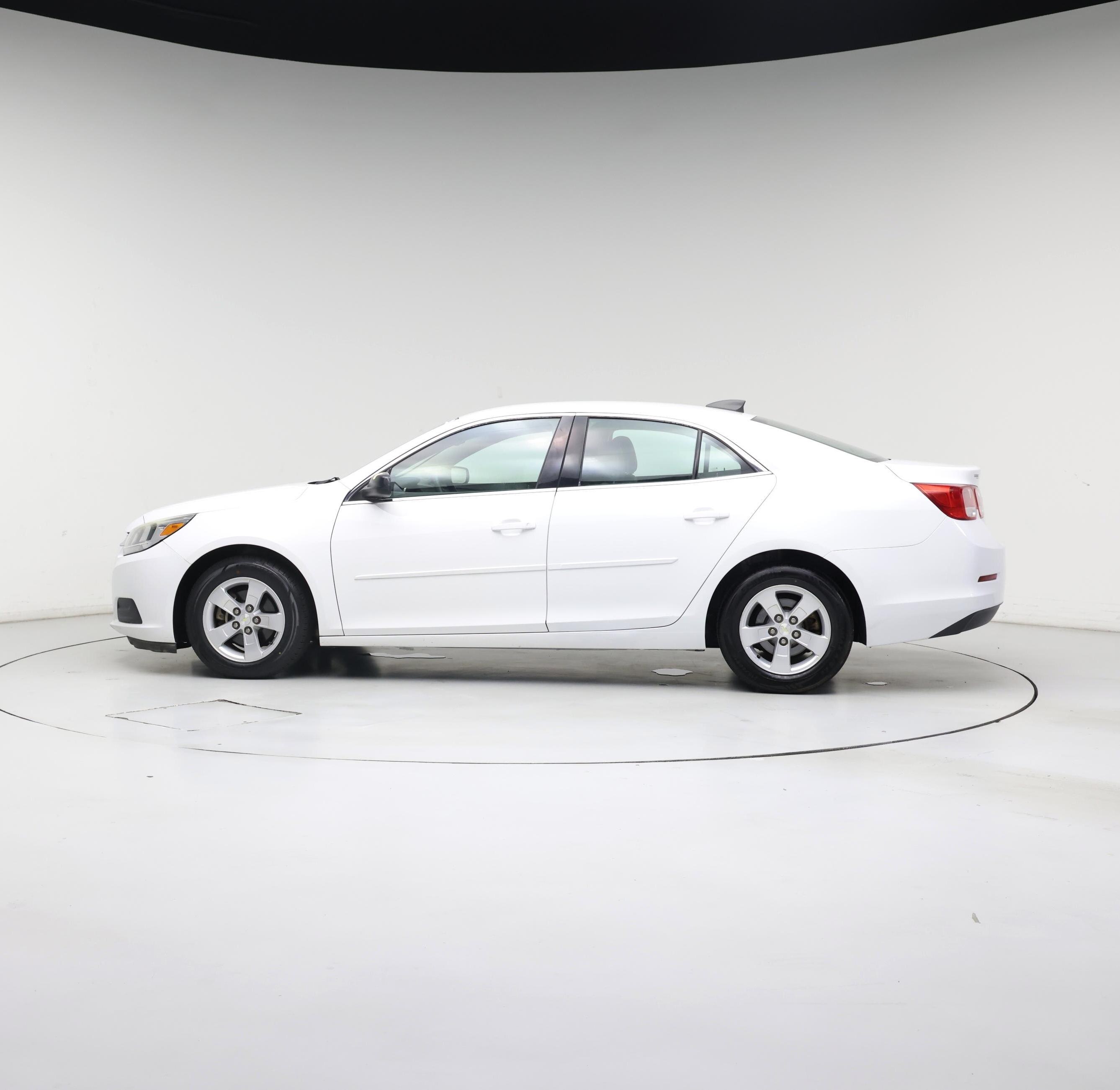 Thumbnail: 2015 Chevrolet Malibu - 3
