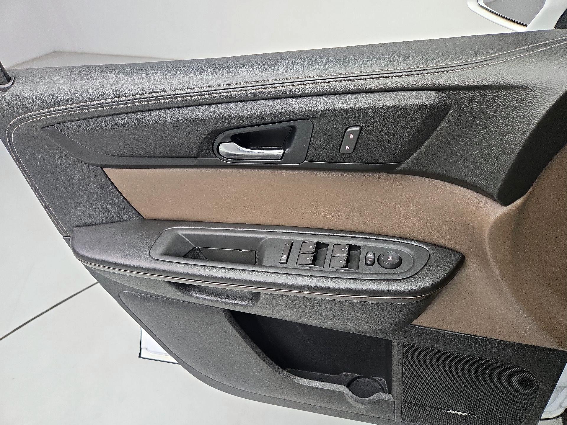 Thumbnail: 2016 GMC Acadia - 12
