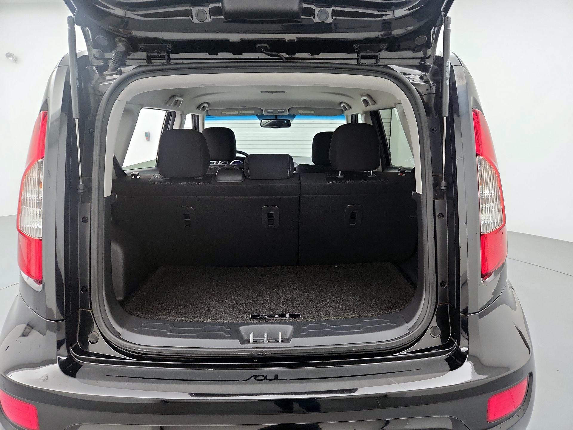 Thumbnail: 2013 Kia Soul - 18