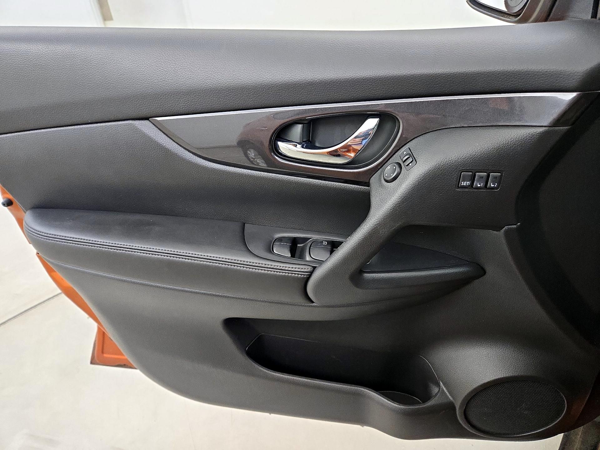 Thumbnail: 2018 Nissan Rogue - 12