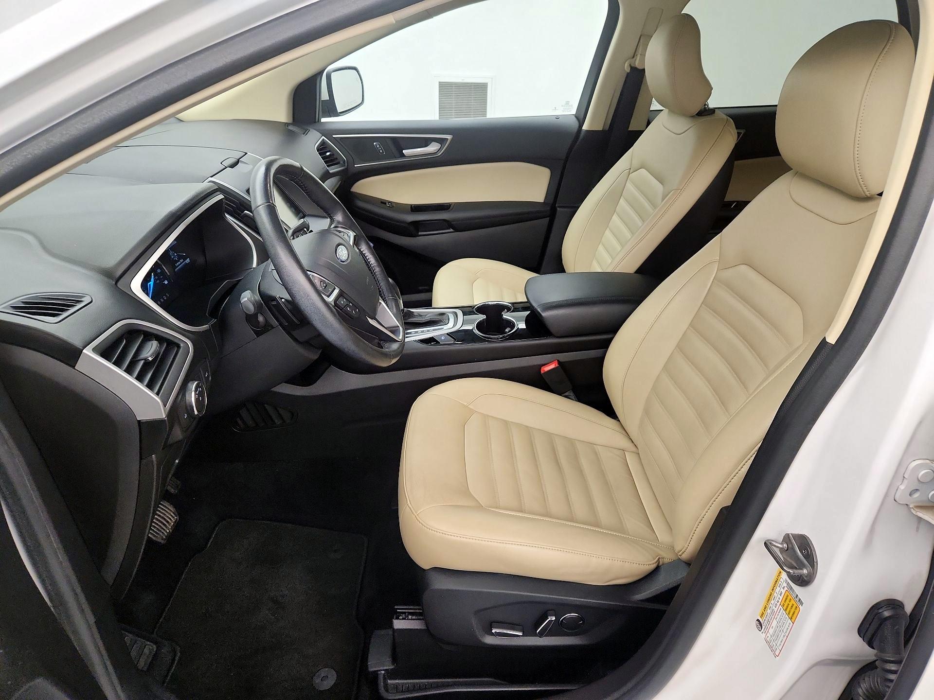 Thumbnail: 2015 Ford Edge - 11
