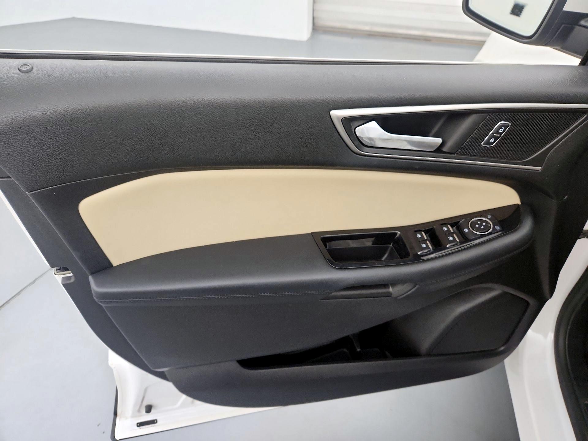 Thumbnail: 2015 Ford Edge - 12