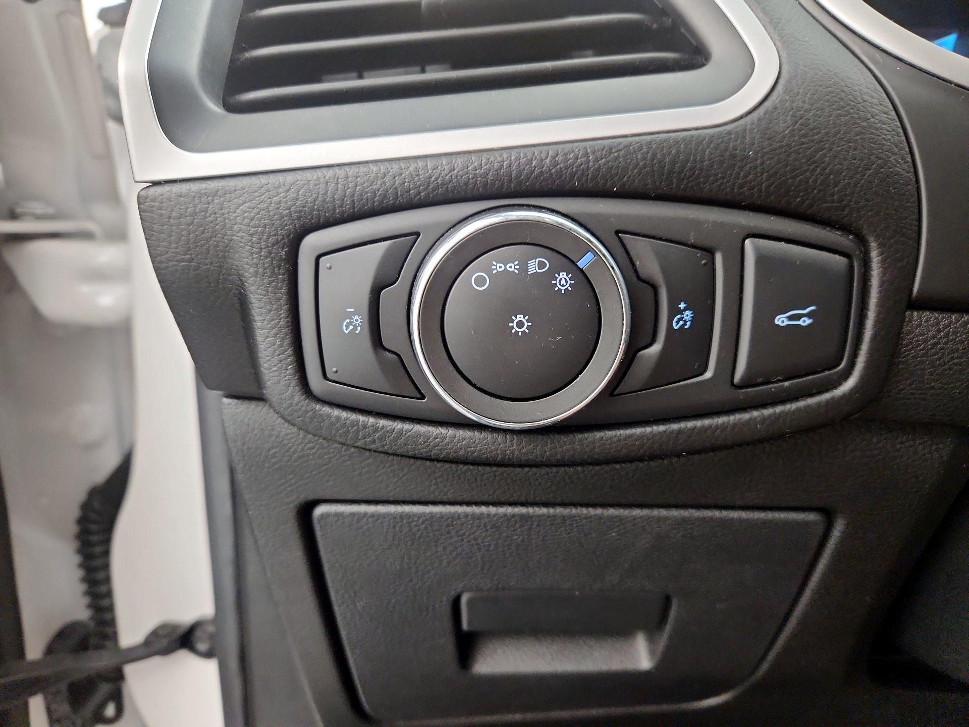 Thumbnail: 2015 Ford Edge - 13