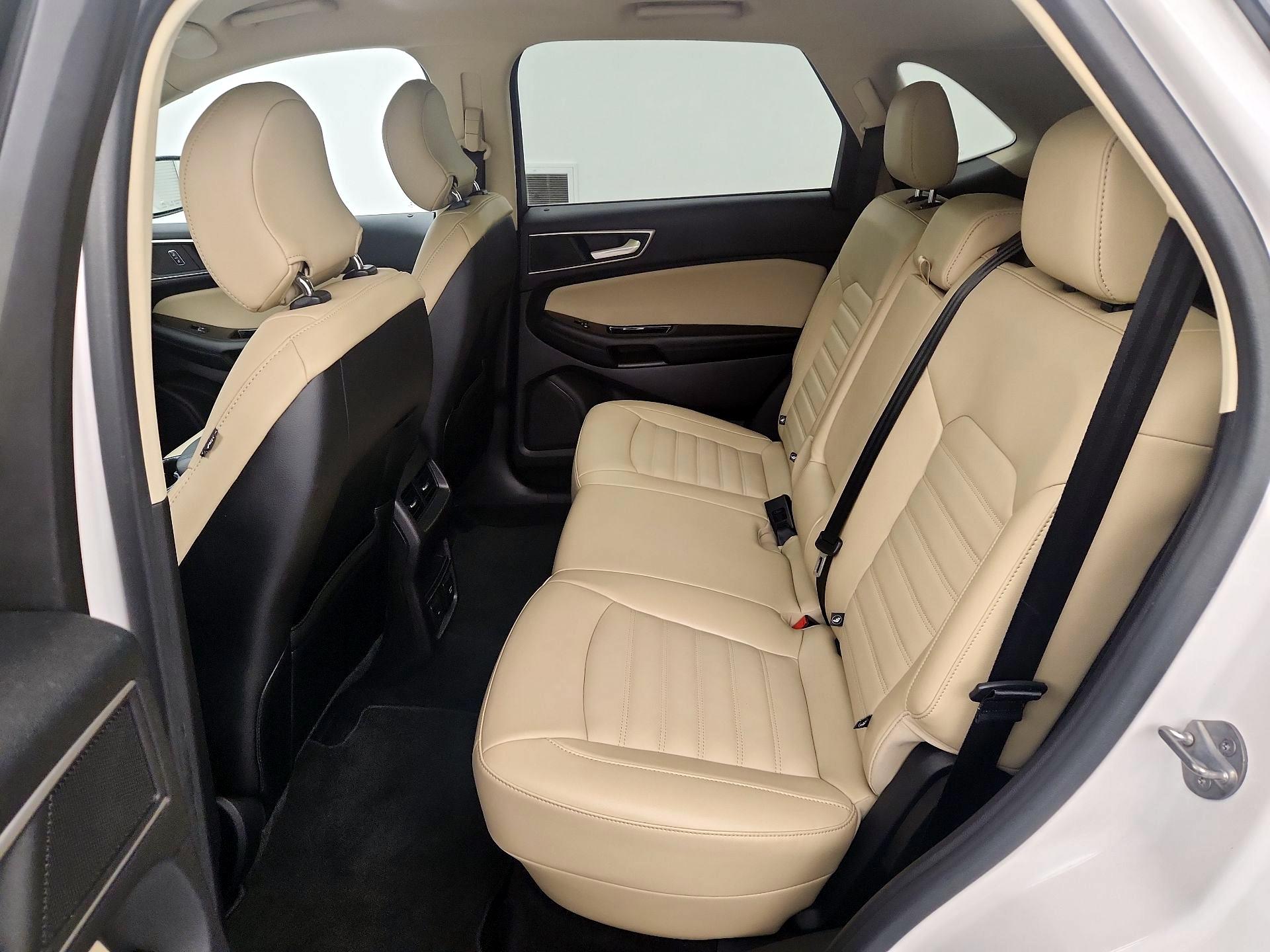 Thumbnail: 2015 Ford Edge - 19