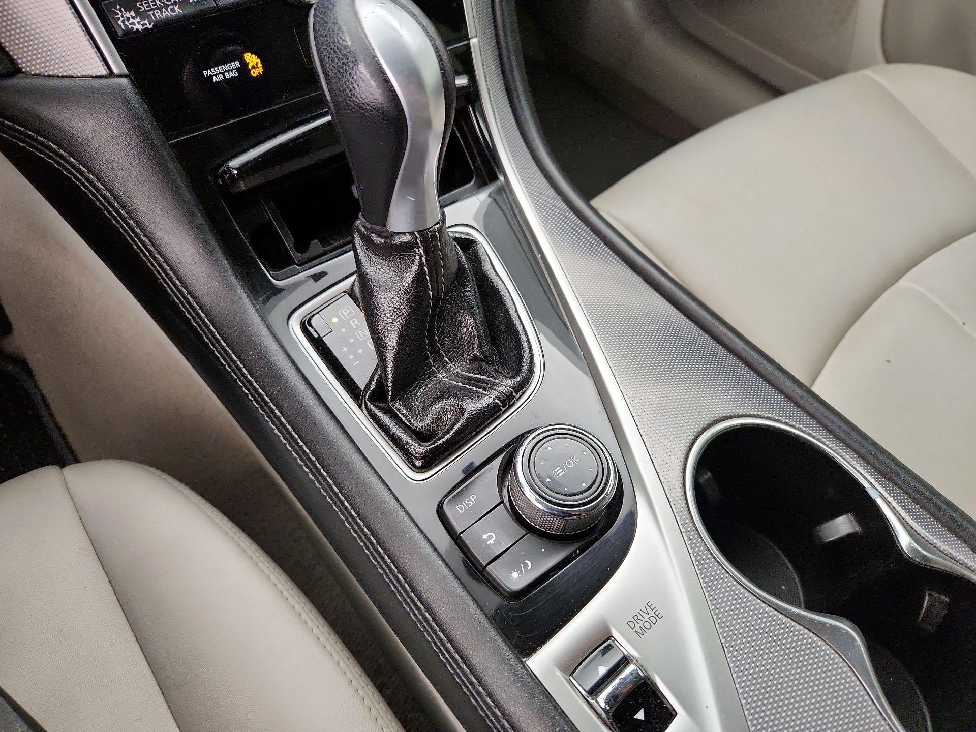 Thumbnail: 2015 INFINITI Q50 - 17