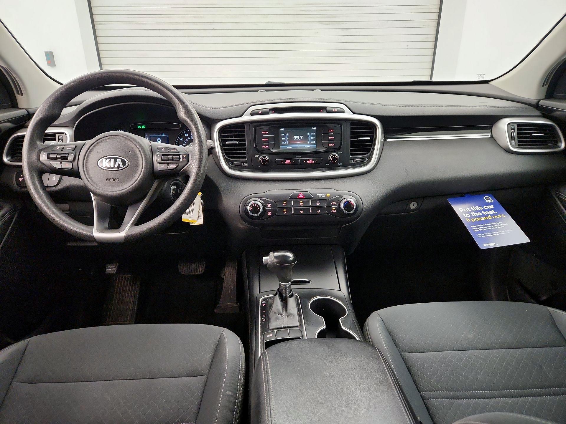 Thumbnail: 2017 Kia Sorento - 9